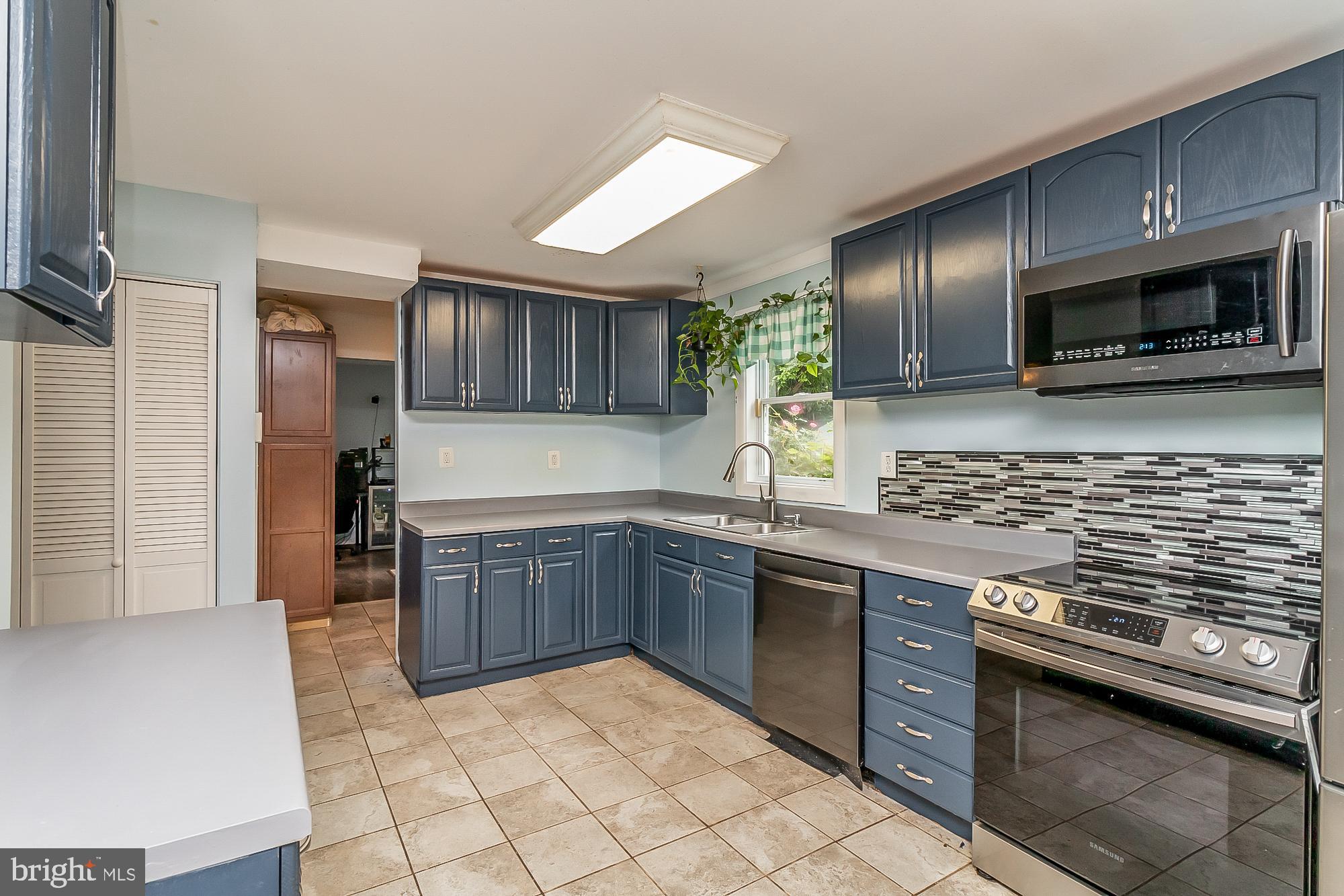 EDGE MEAD - Residential