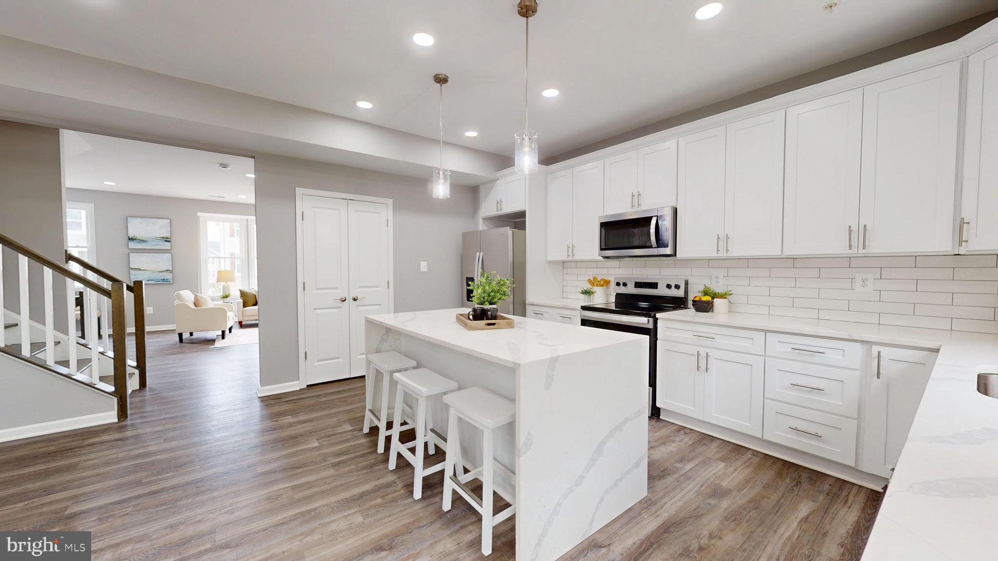 CREEKSIDE VILLAGE AT TANYARD SPRINGS - Residential