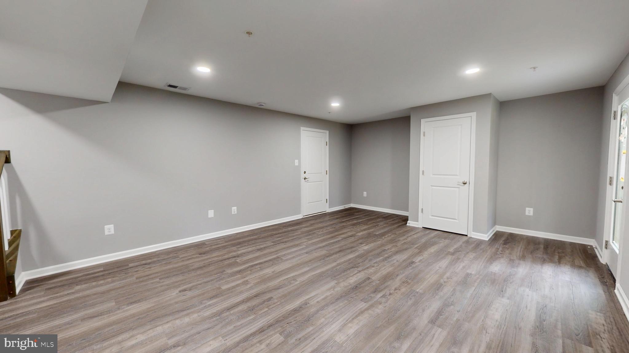 CREEKSIDE VILLAGE AT TANYARD SPRINGS - Residential