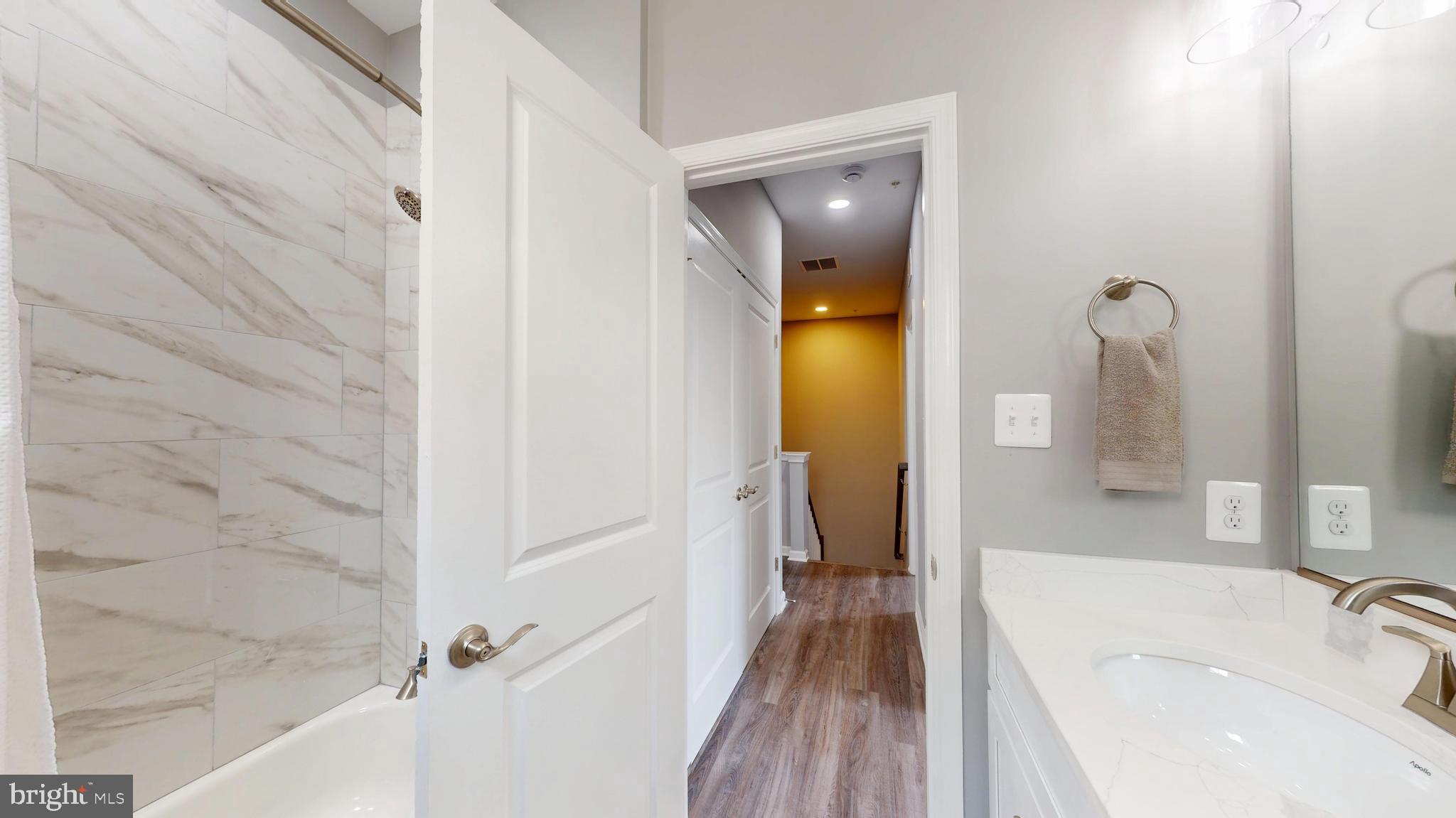 CREEKSIDE VILLAGE AT TANYARD SPRINGS - Residential