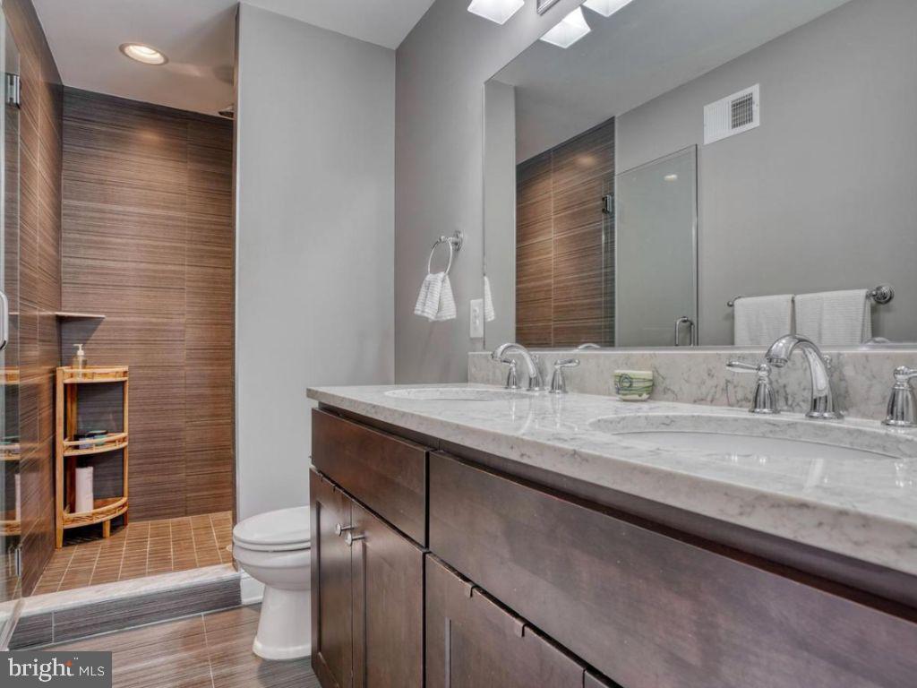 HIGHLANDTOWN - Residential Lease
