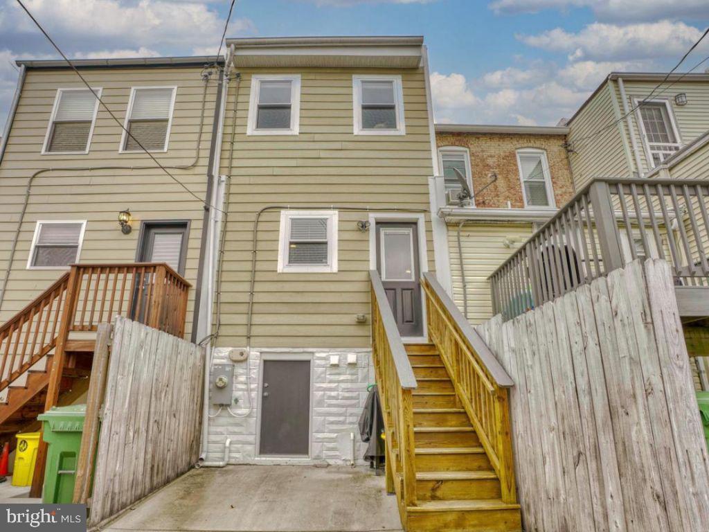 HIGHLANDTOWN - Residential Lease