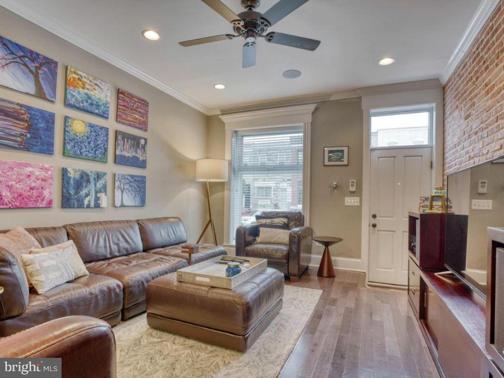 HIGHLANDTOWN - Residential Lease