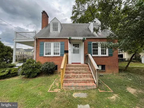 621 N Kensington Street, Arlington, VA MLS: VAAR2055398