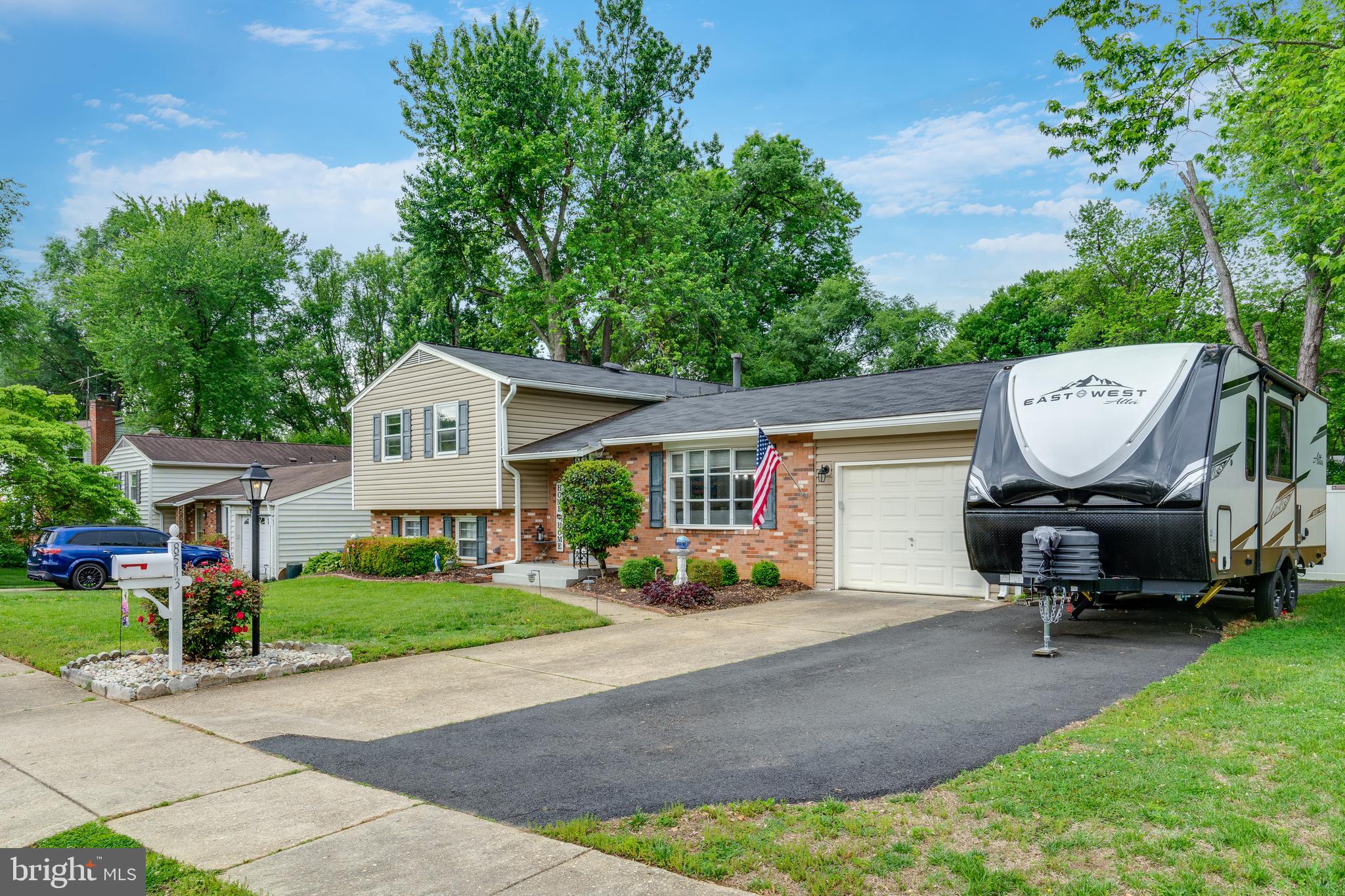 8513 FAIRBURN DRIVE