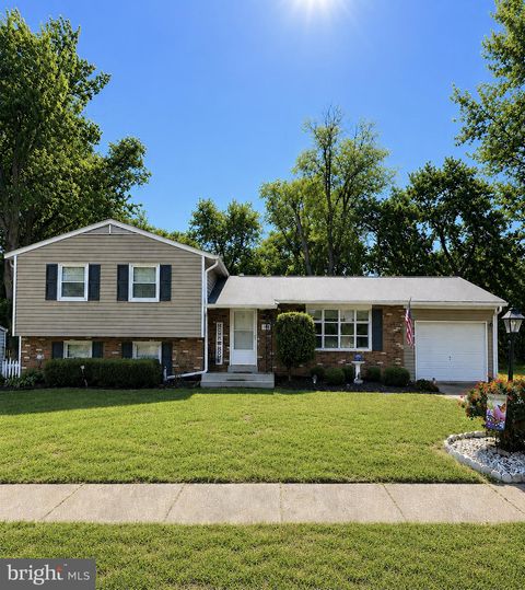 Photo of 8513 Fairburn Drive, SPRINGFIELD, VA 22152 (MLS # VAFX2312598)