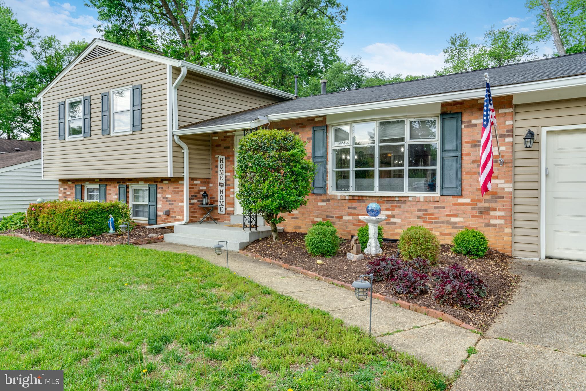 8513 FAIRBURN DRIVE