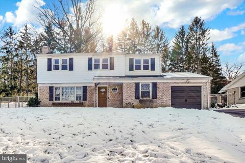 3280 LYNWOOD LANE YORK PA 17402