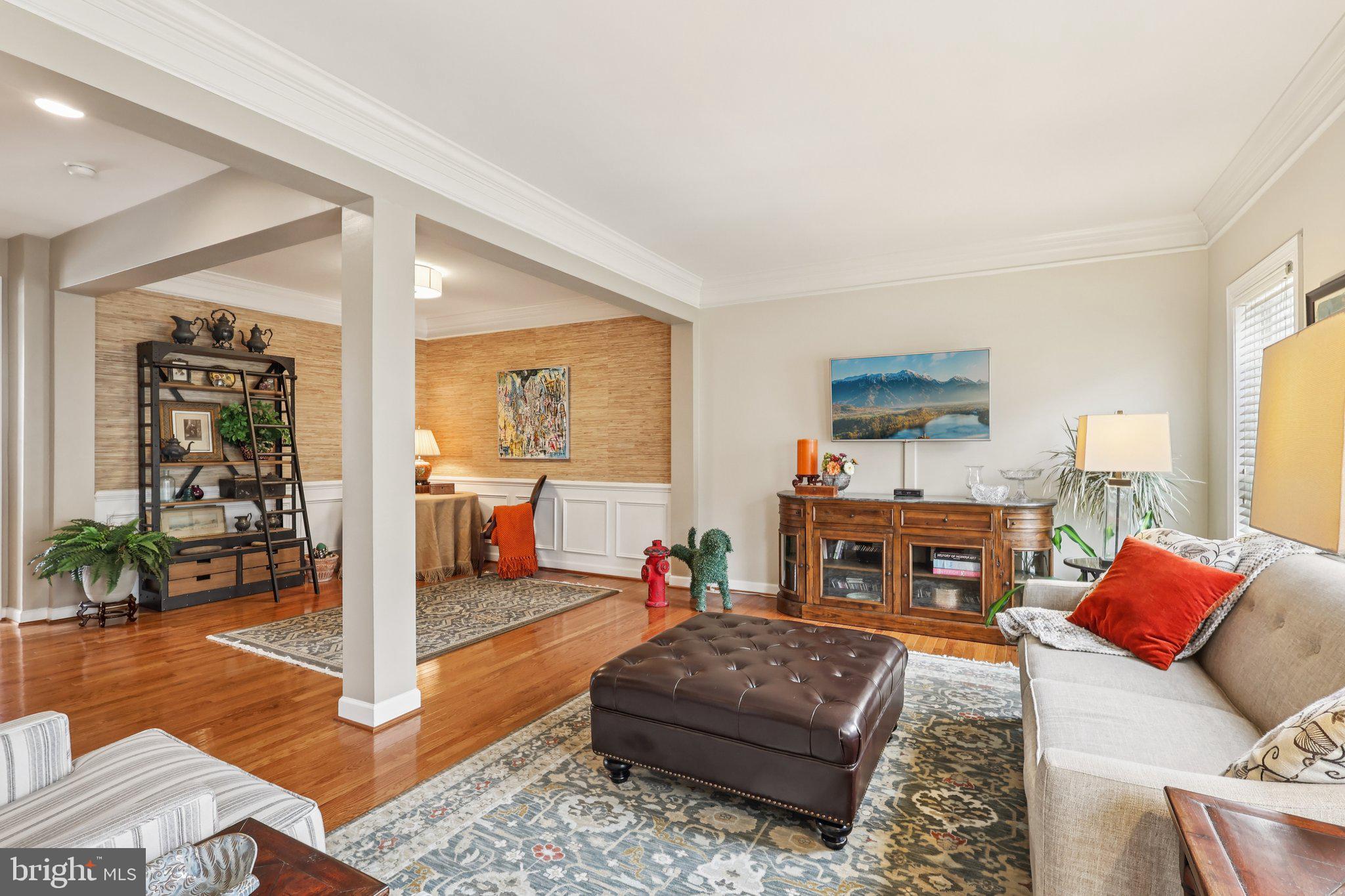 3302 ELLINGTON LANE