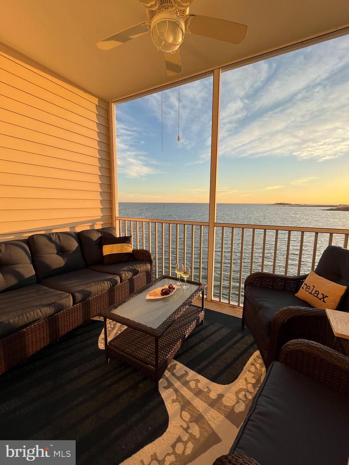 HARBOUR LIGHT CONDOS - Residential