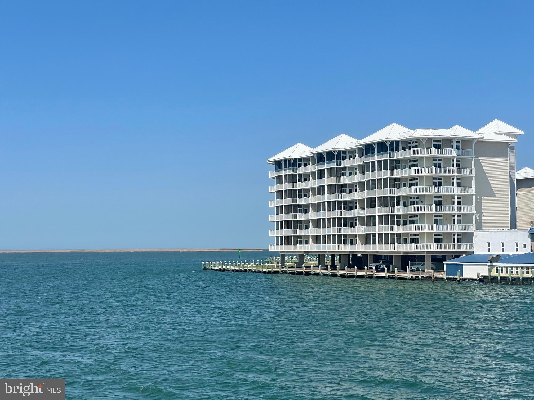 HARBOUR LIGHT CONDOS - Residential