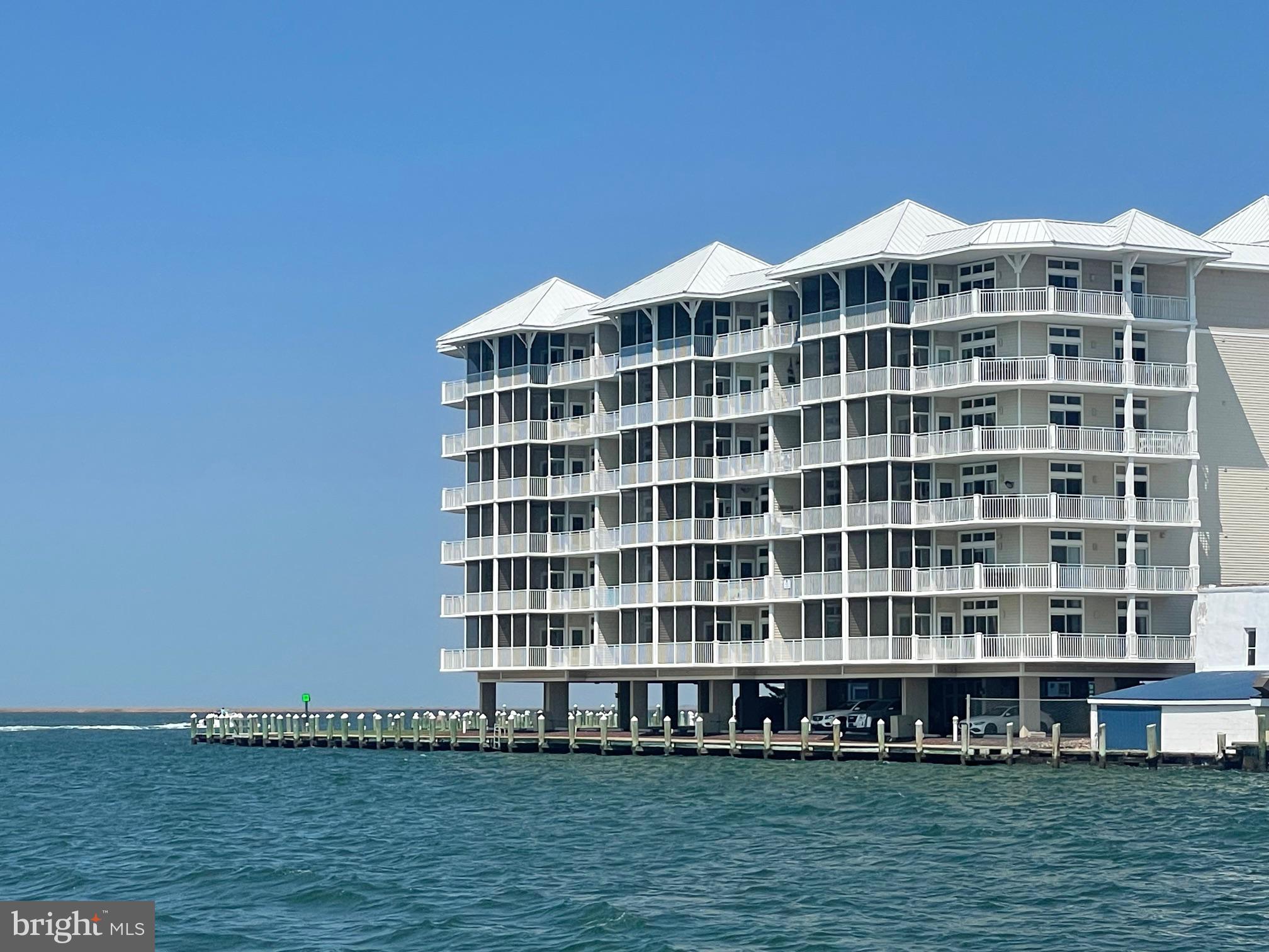 HARBOUR LIGHT CONDOS - Residential