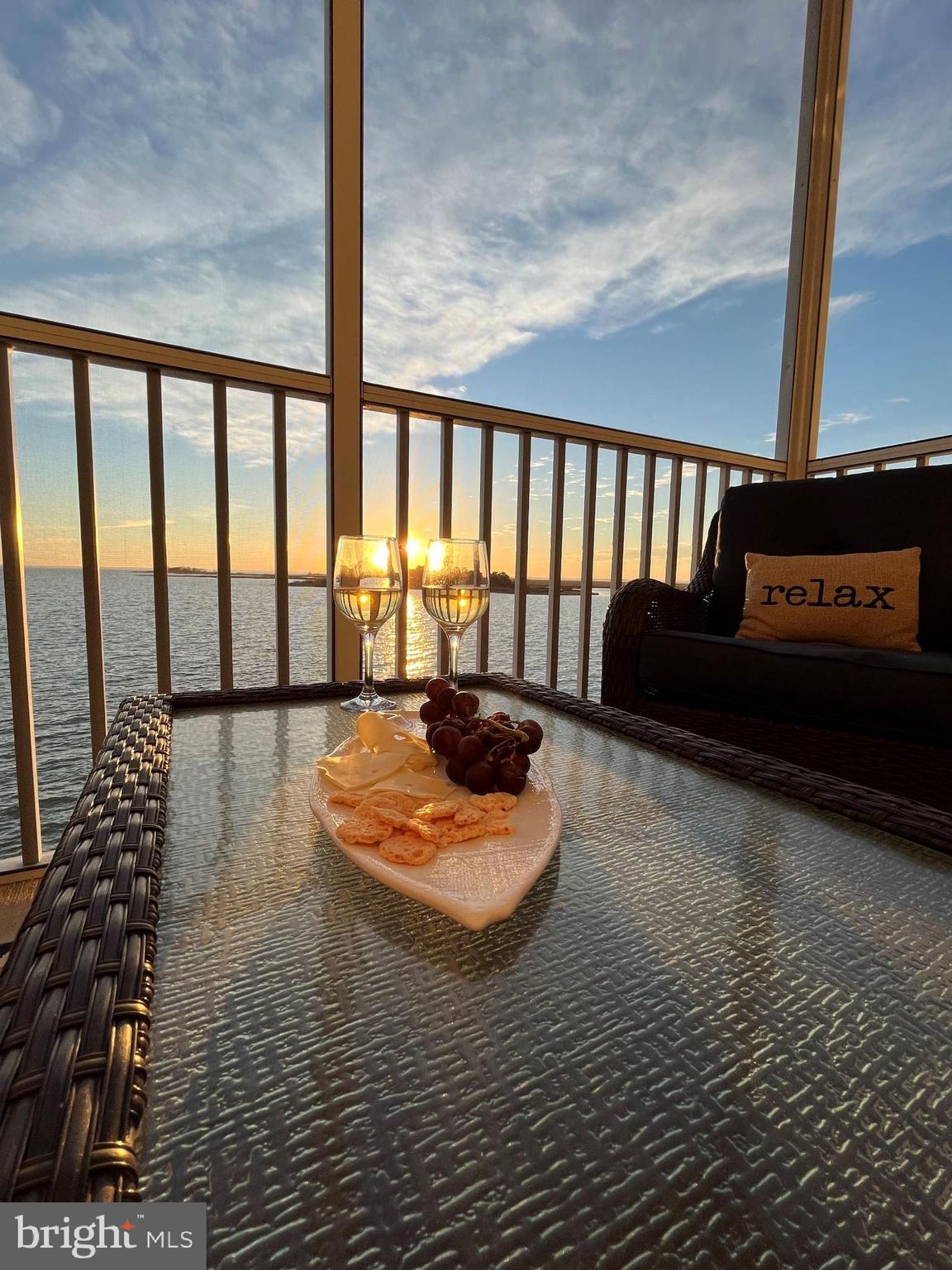 HARBOUR LIGHT CONDOS - Residential