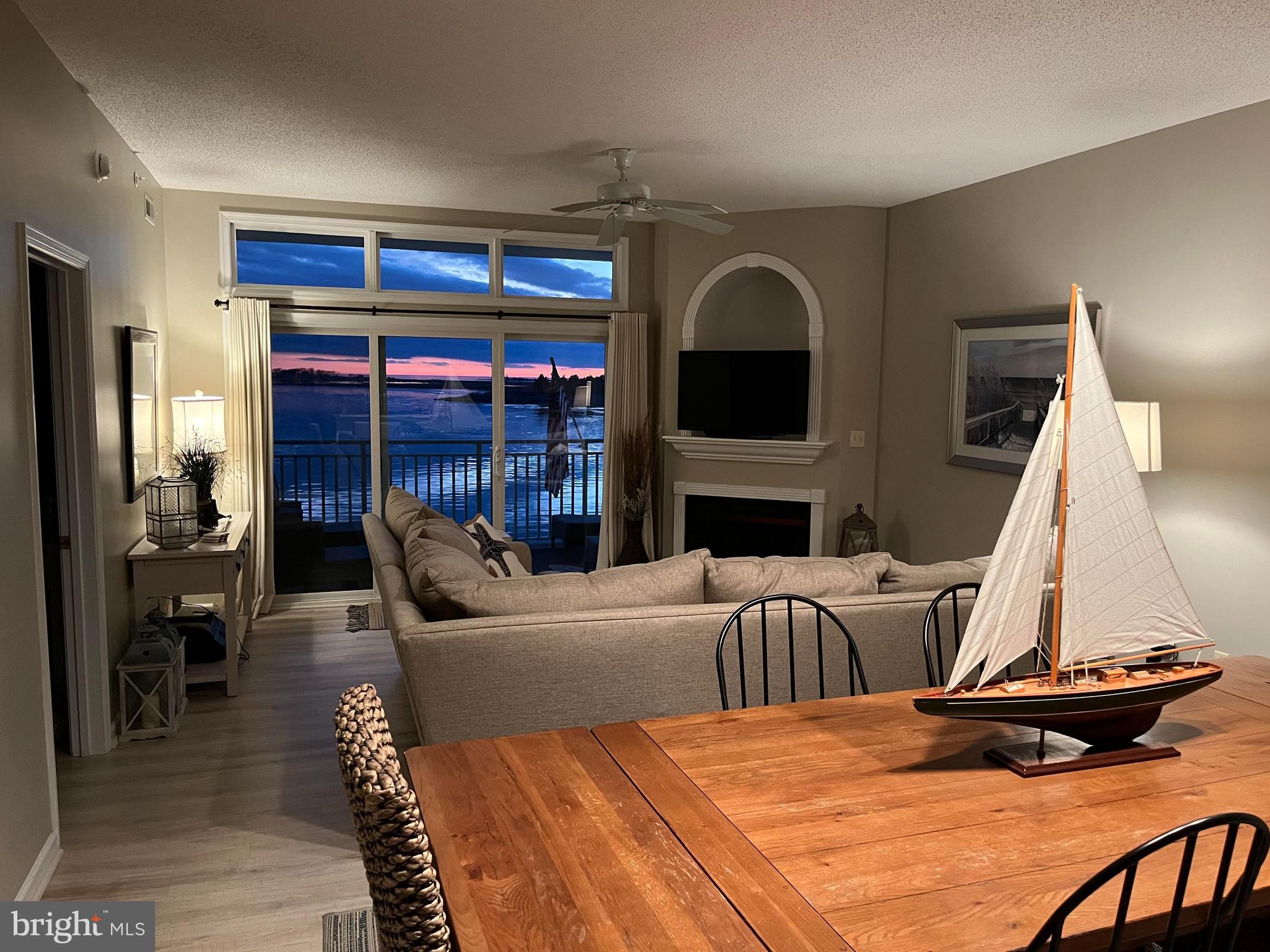 HARBOUR LIGHT CONDOS - Residential