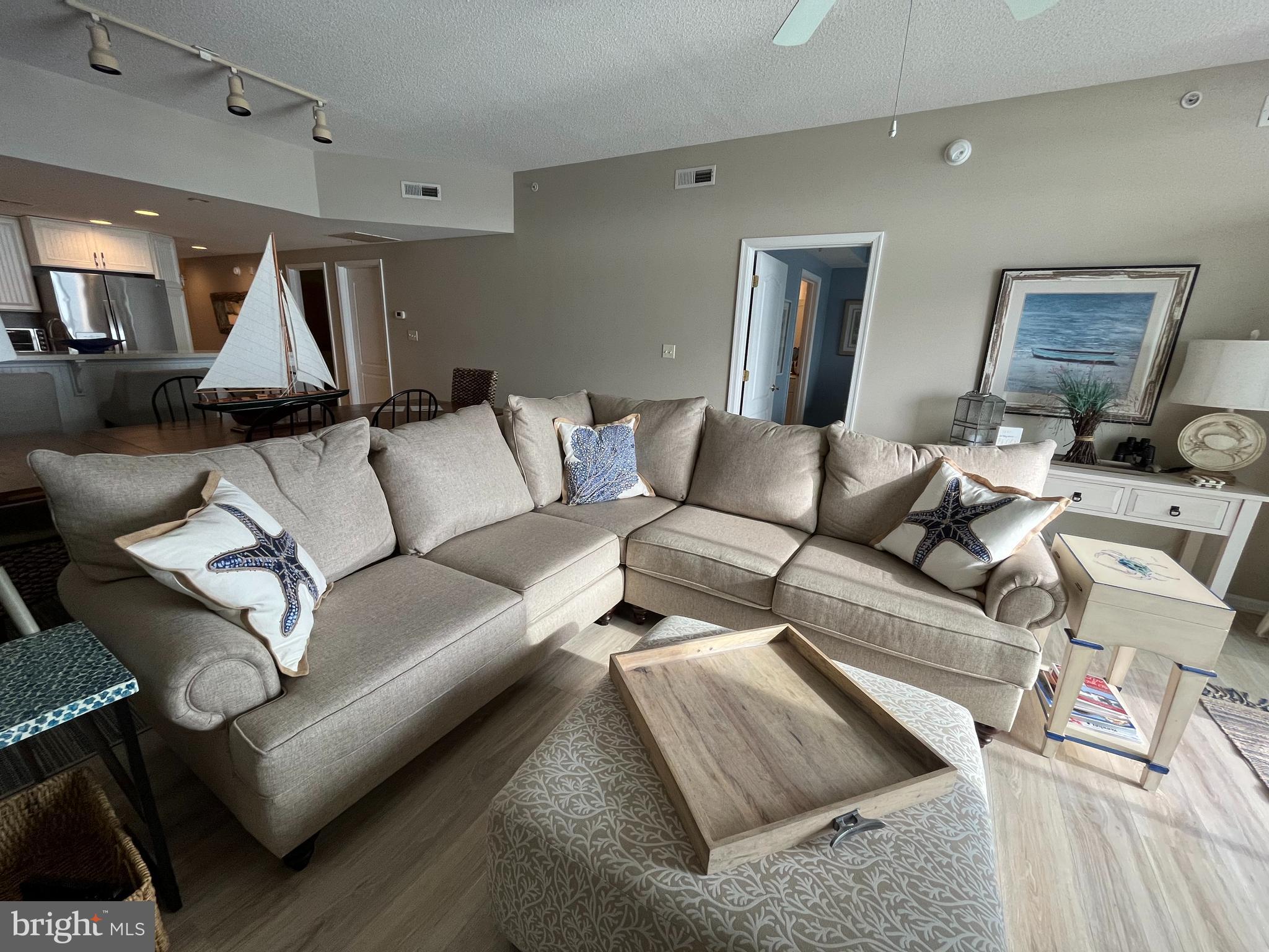 HARBOUR LIGHT CONDOS - Residential