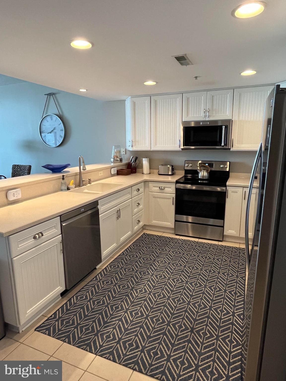 HARBOUR LIGHT CONDOS - Residential