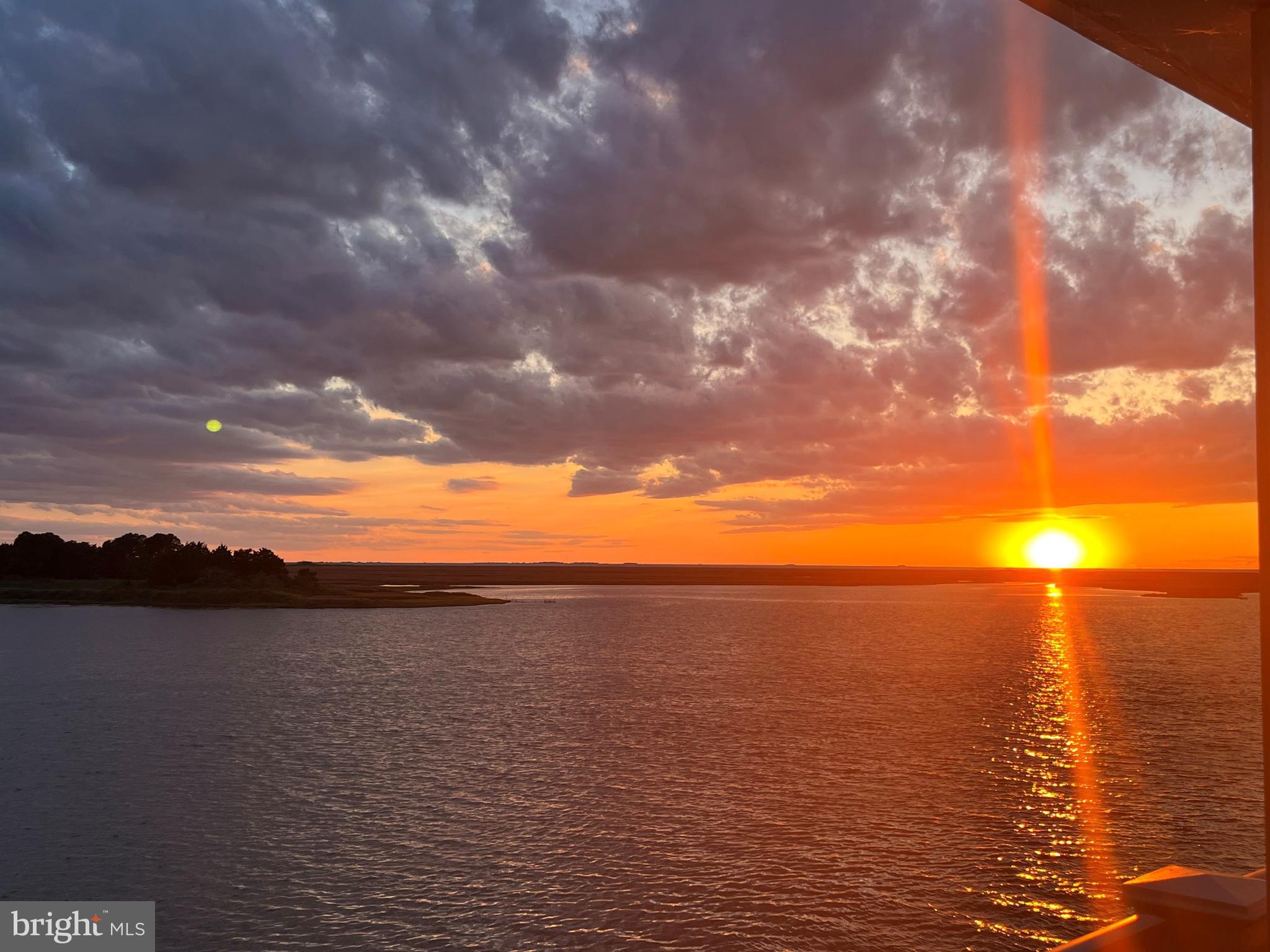 HARBOUR LIGHT CONDOS - Residential