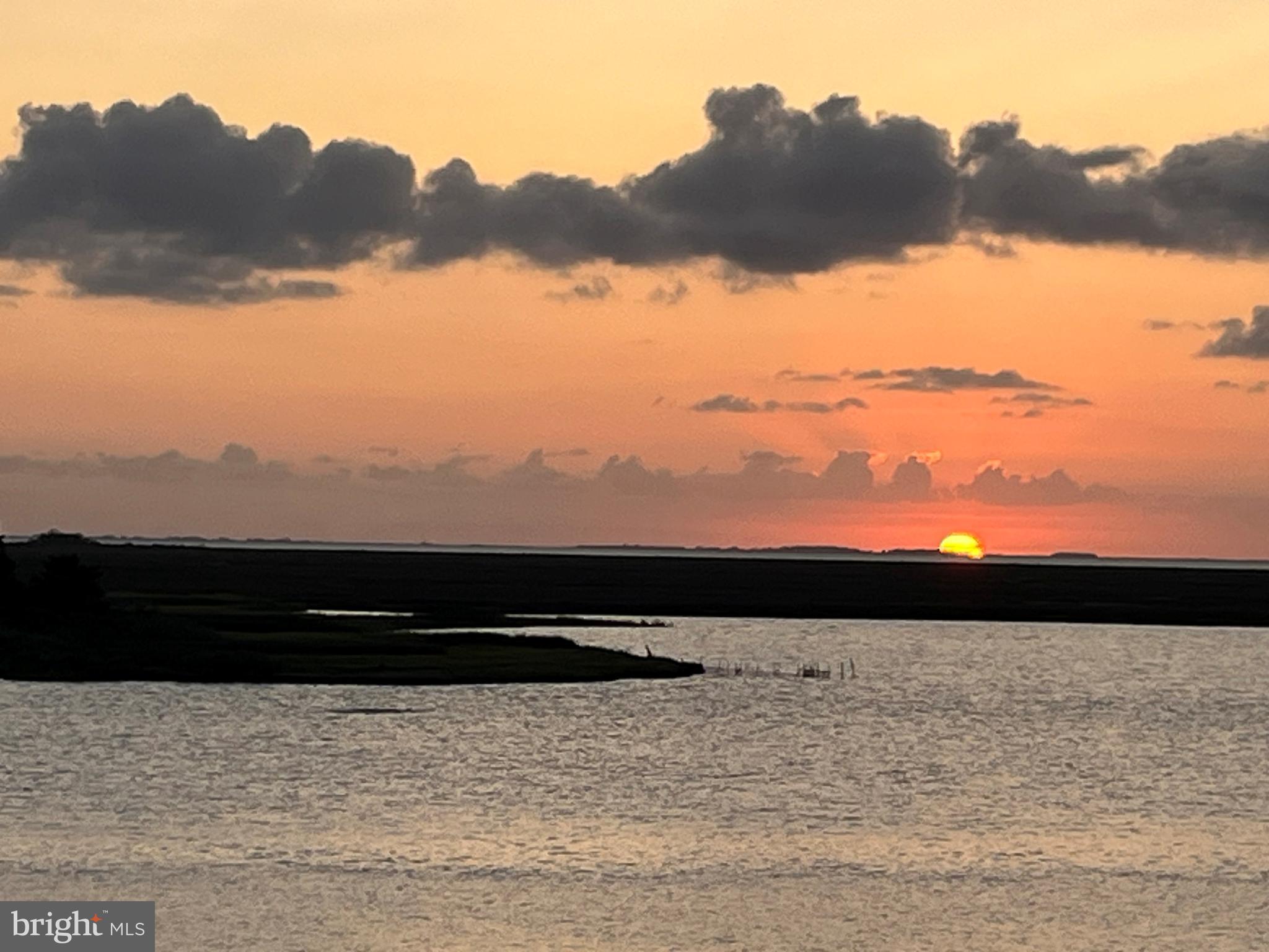 HARBOUR LIGHT CONDOS - Residential