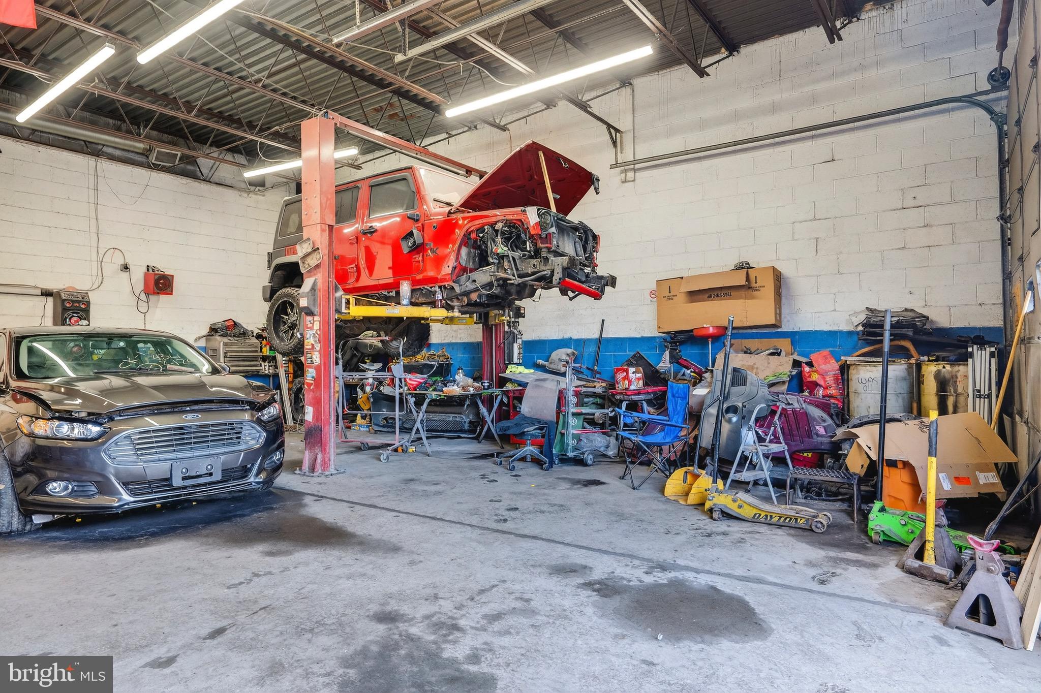 WISSINOMING - Commercial Sale