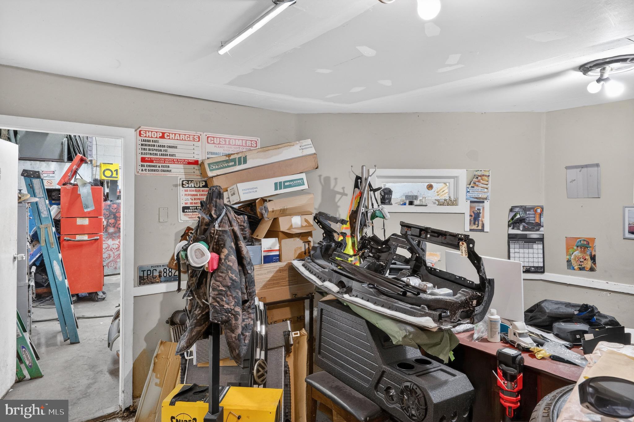 WISSINOMING - Commercial Sale