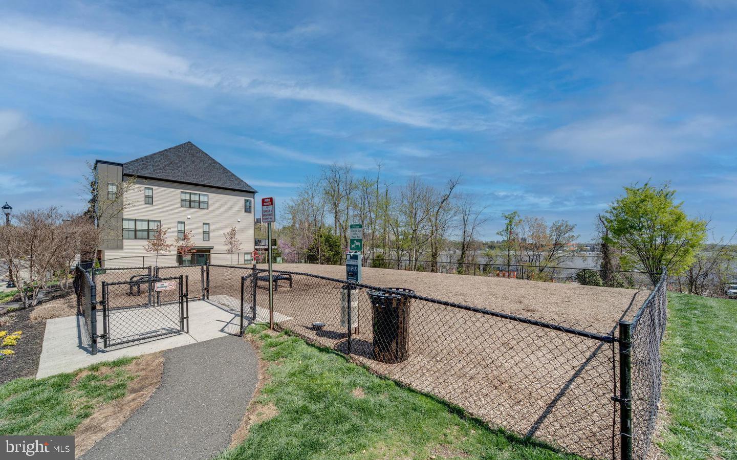 ISABELLA AT MONTICELLO MEWS - Residential Lease