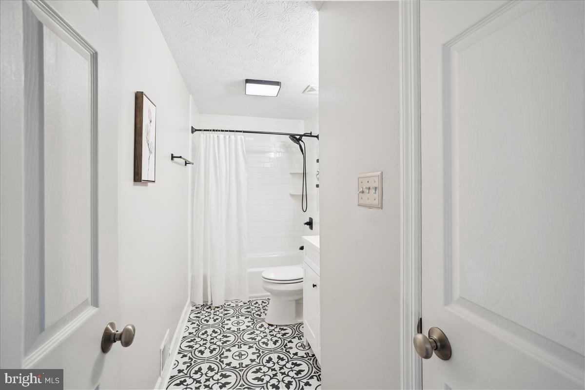 WINDING RIDGE - Residential