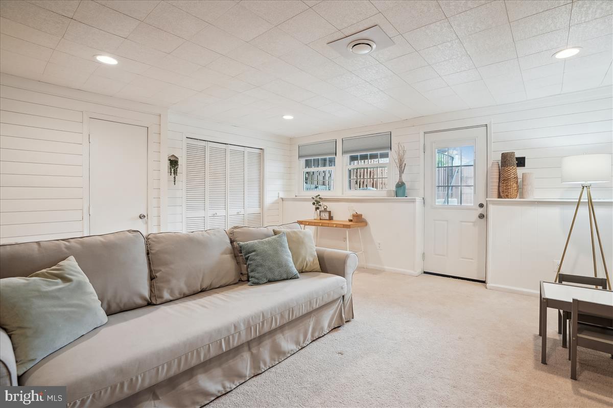 WINDING RIDGE - Residential