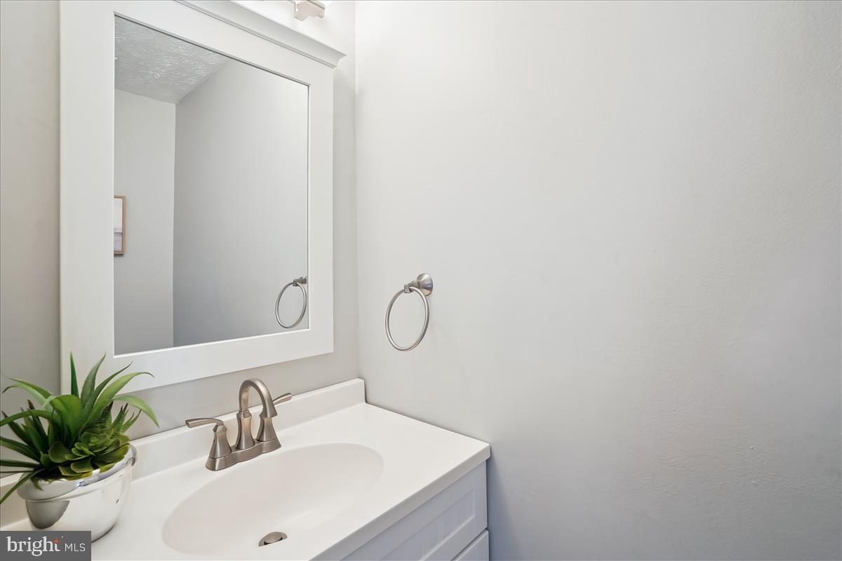 WINDING RIDGE - Residential