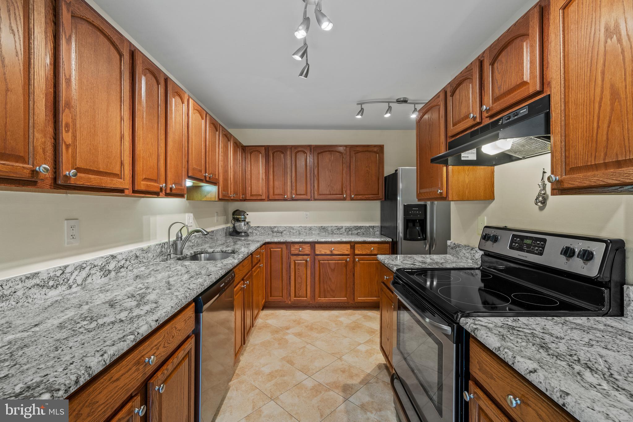 SPRINGFIELD OAKS - Residential