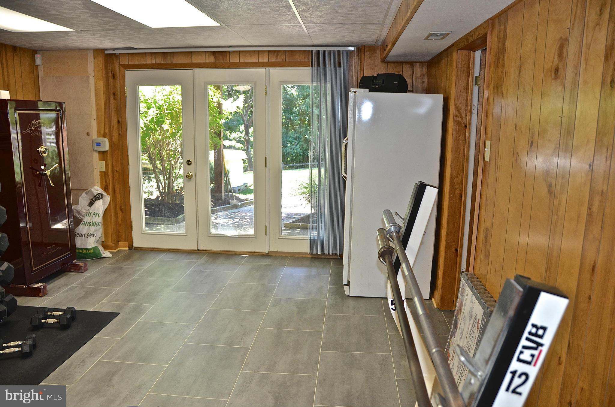 REGULARS - Residential Lease