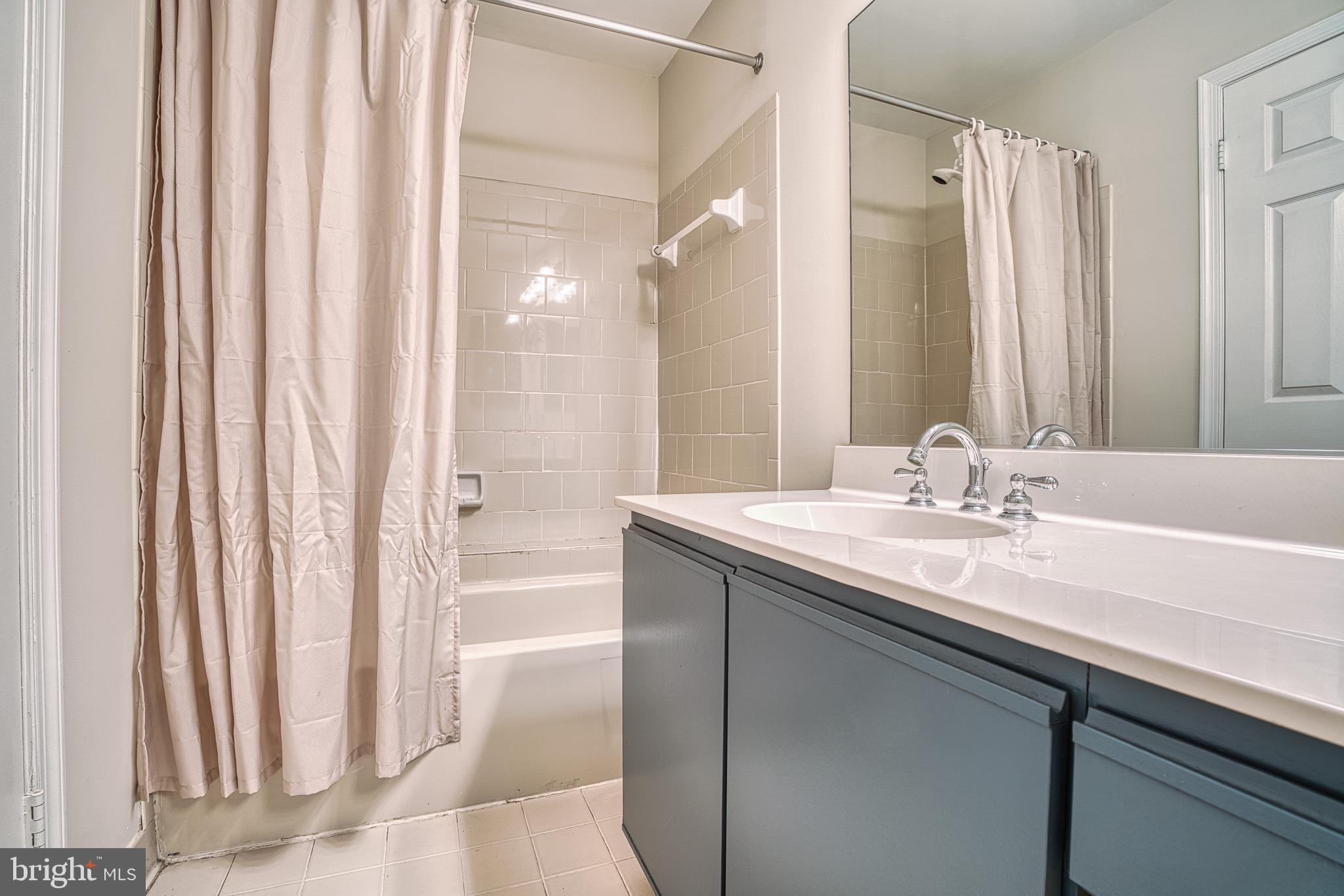 LOVETON FARMS - Residential