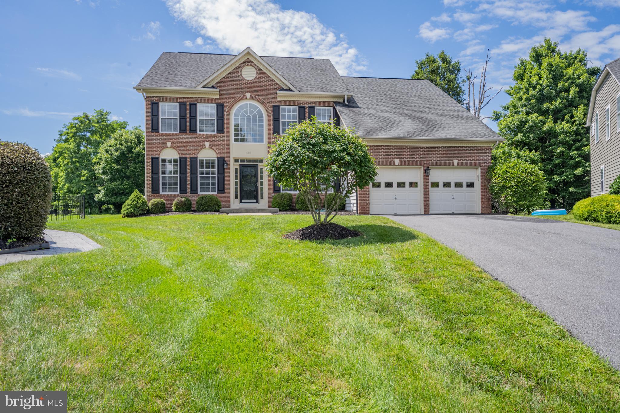 401 RIFTON COURT