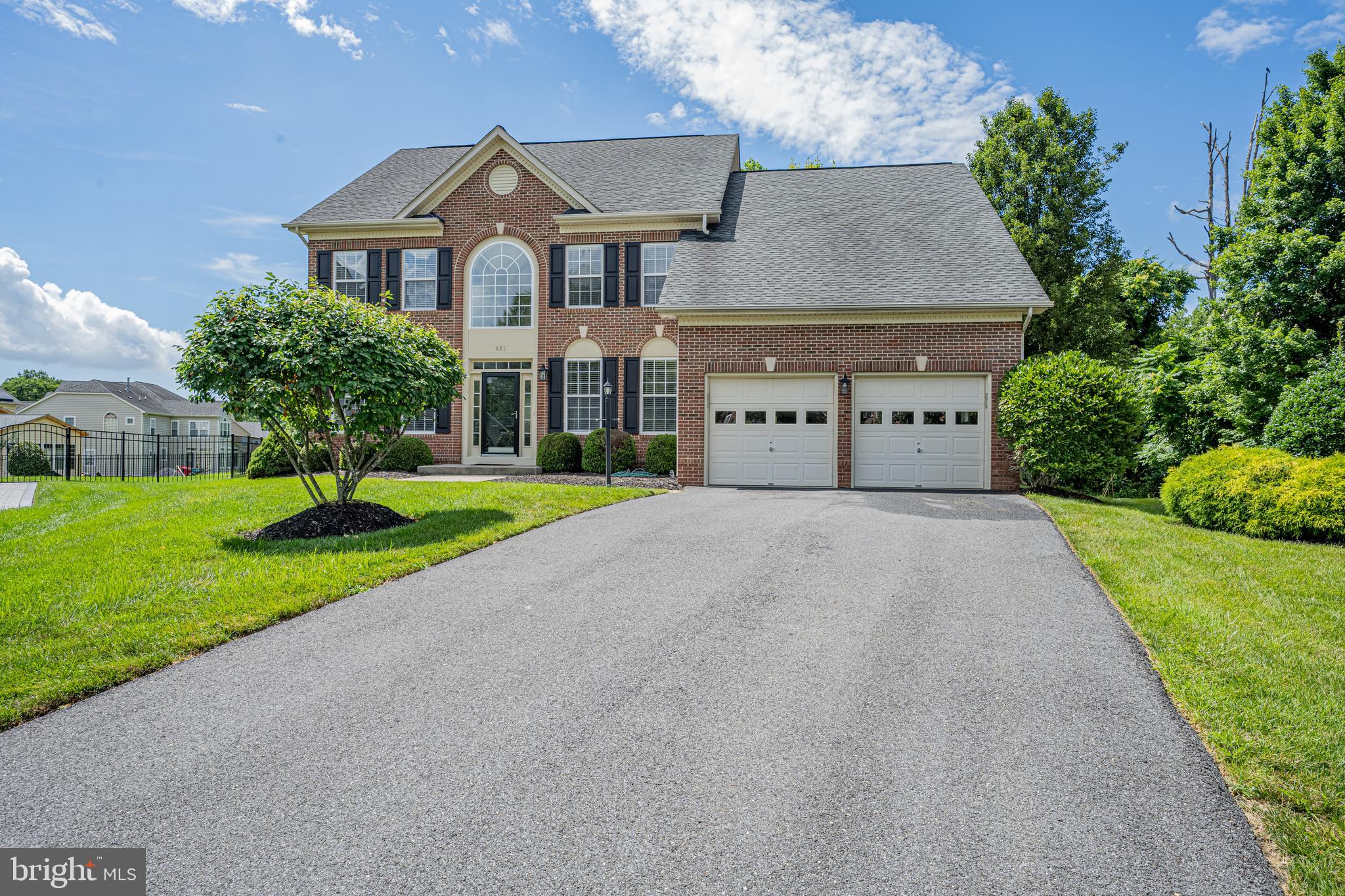 401 RIFTON COURT