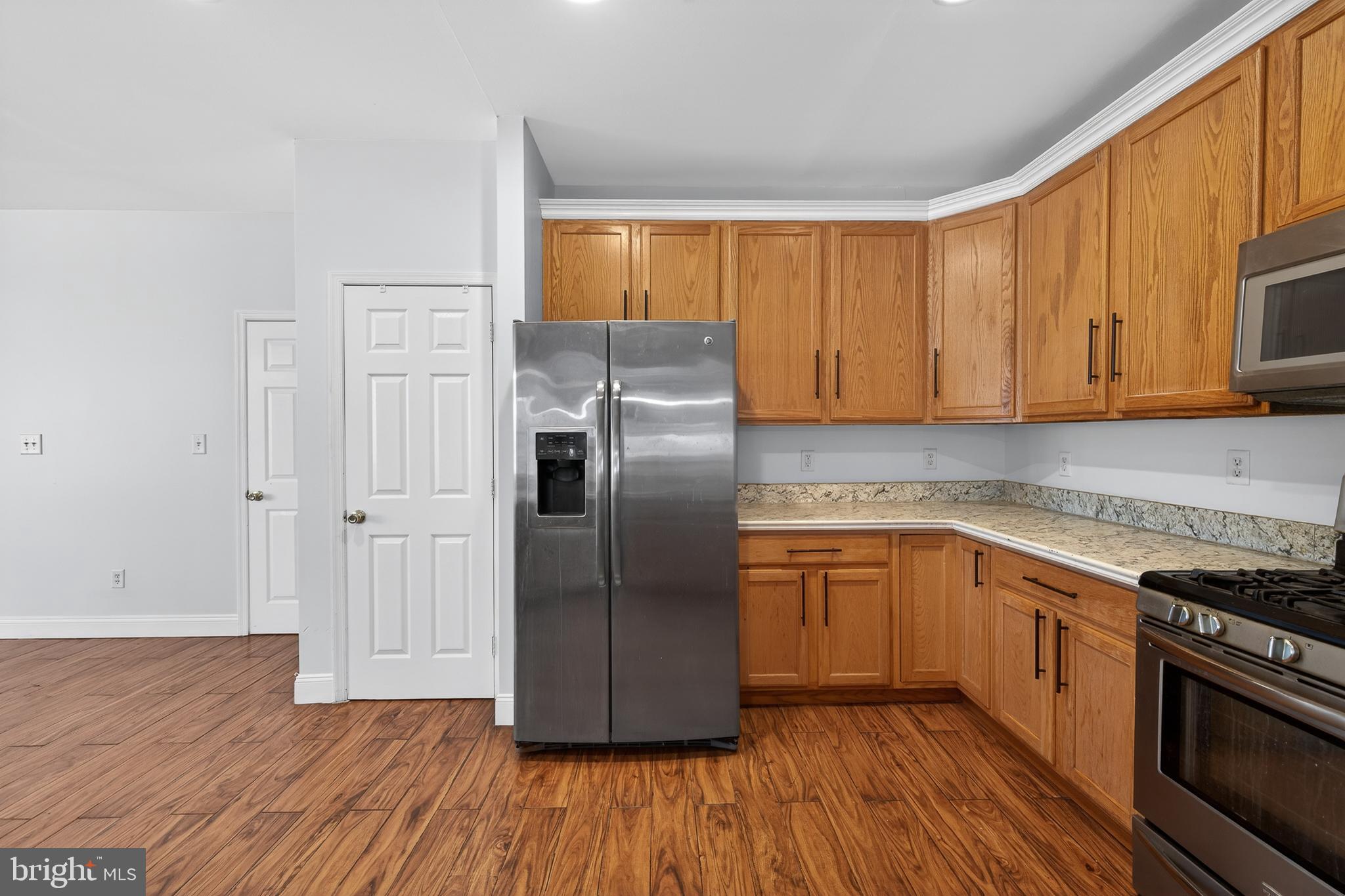 THE LEGENDS - Residential