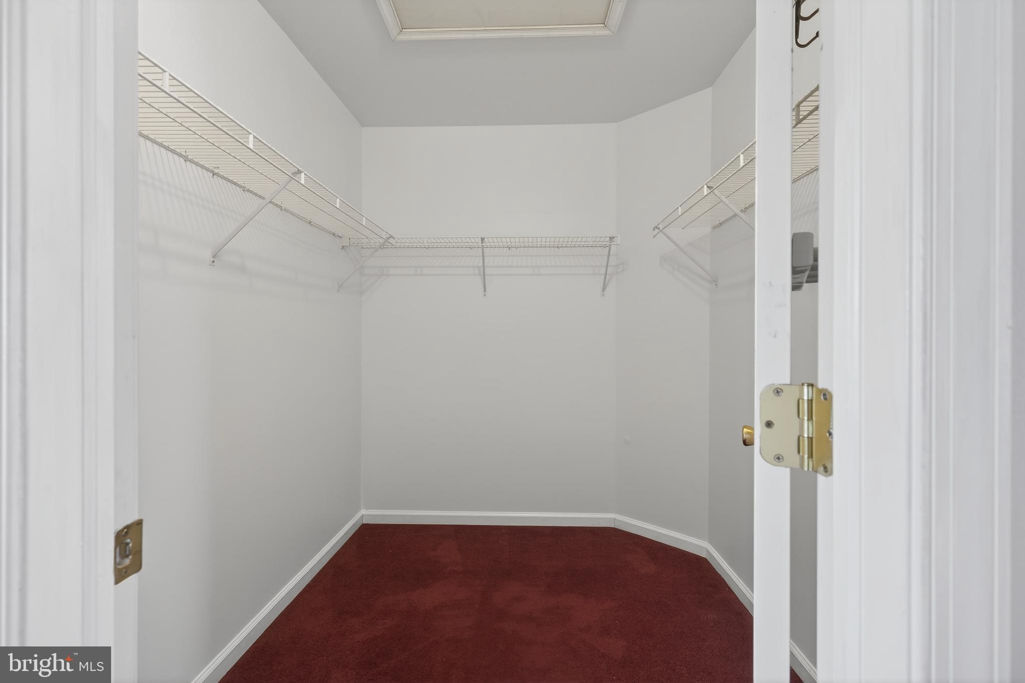 THE LEGENDS - Residential