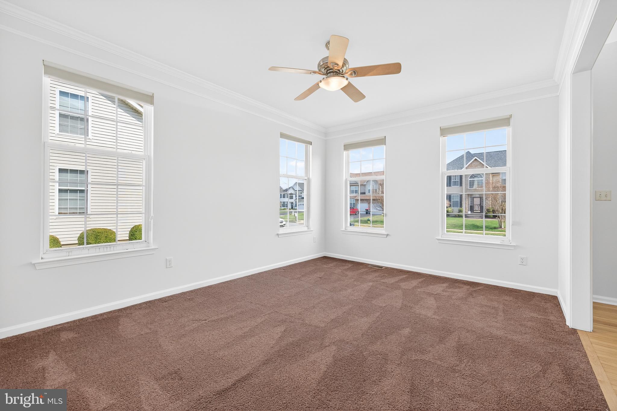 THE LEGENDS - Residential