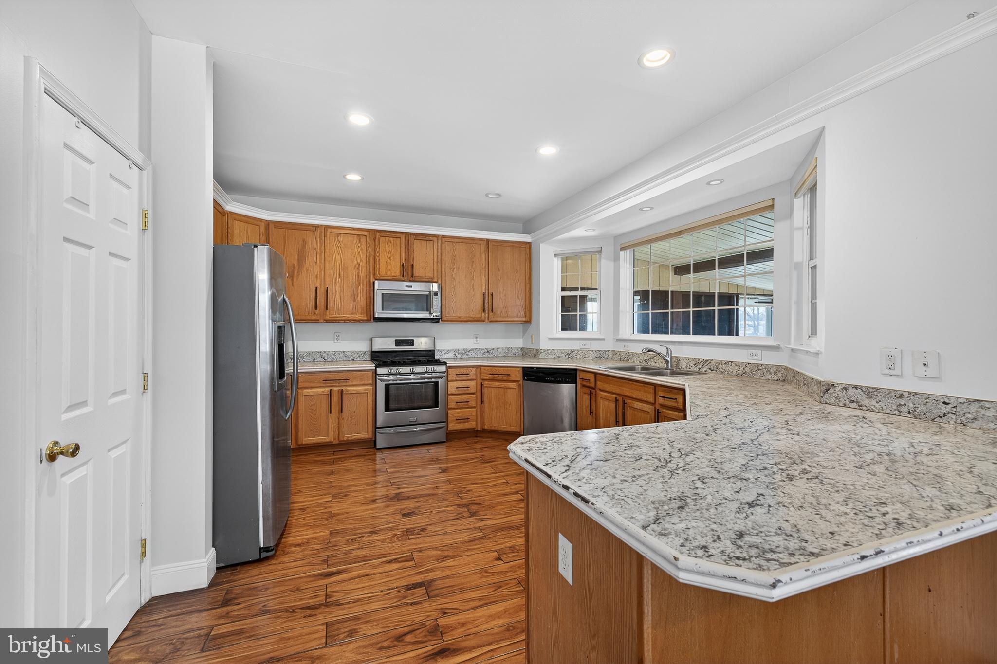 THE LEGENDS - Residential