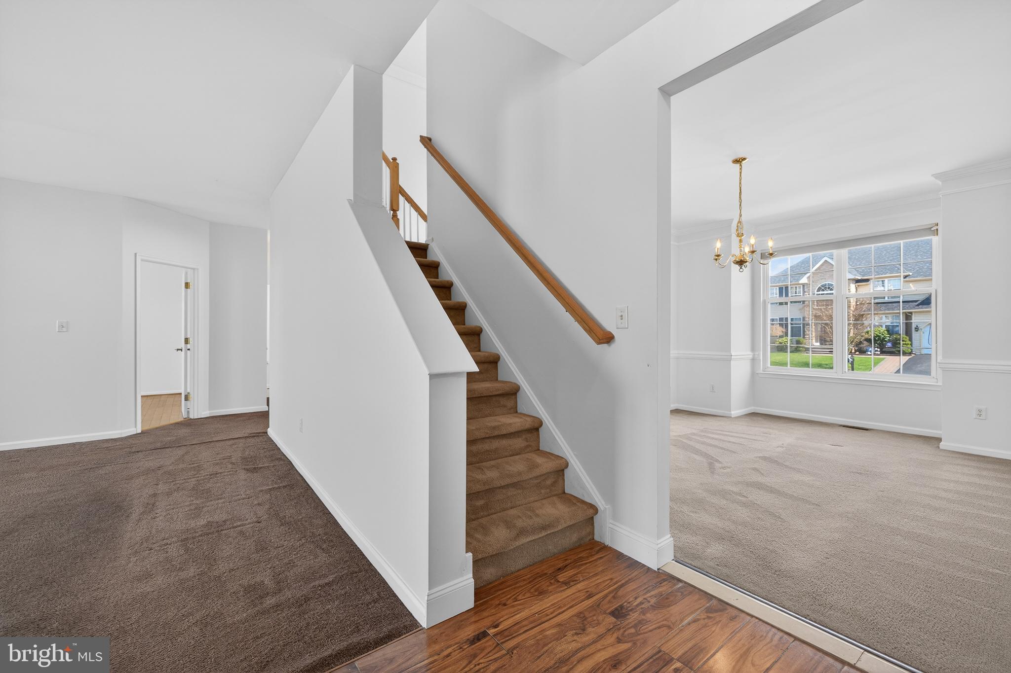 THE LEGENDS - Residential