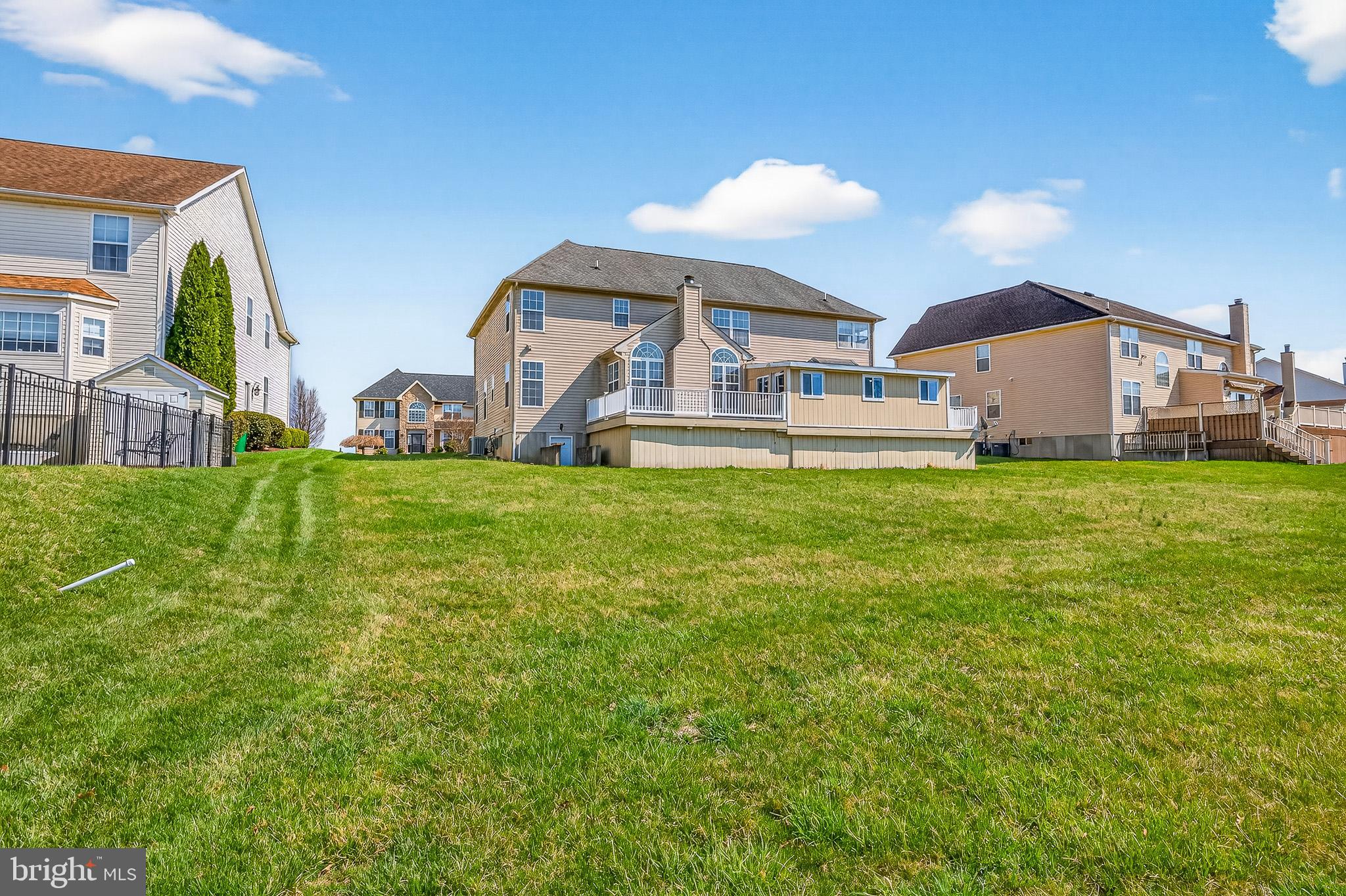 THE LEGENDS - Residential