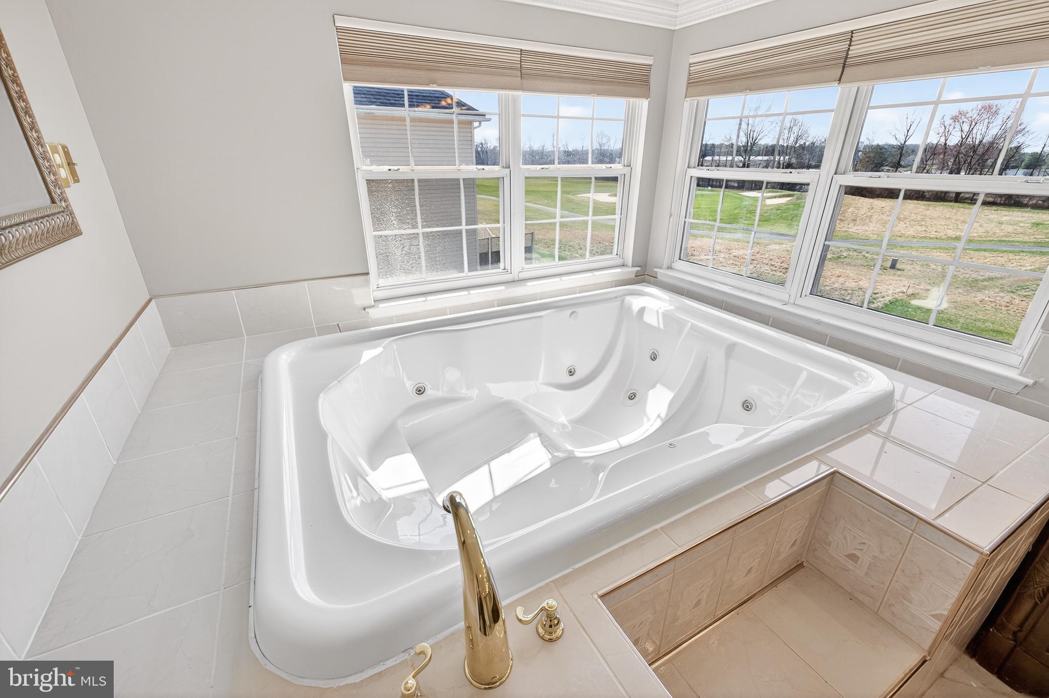 THE LEGENDS - Residential