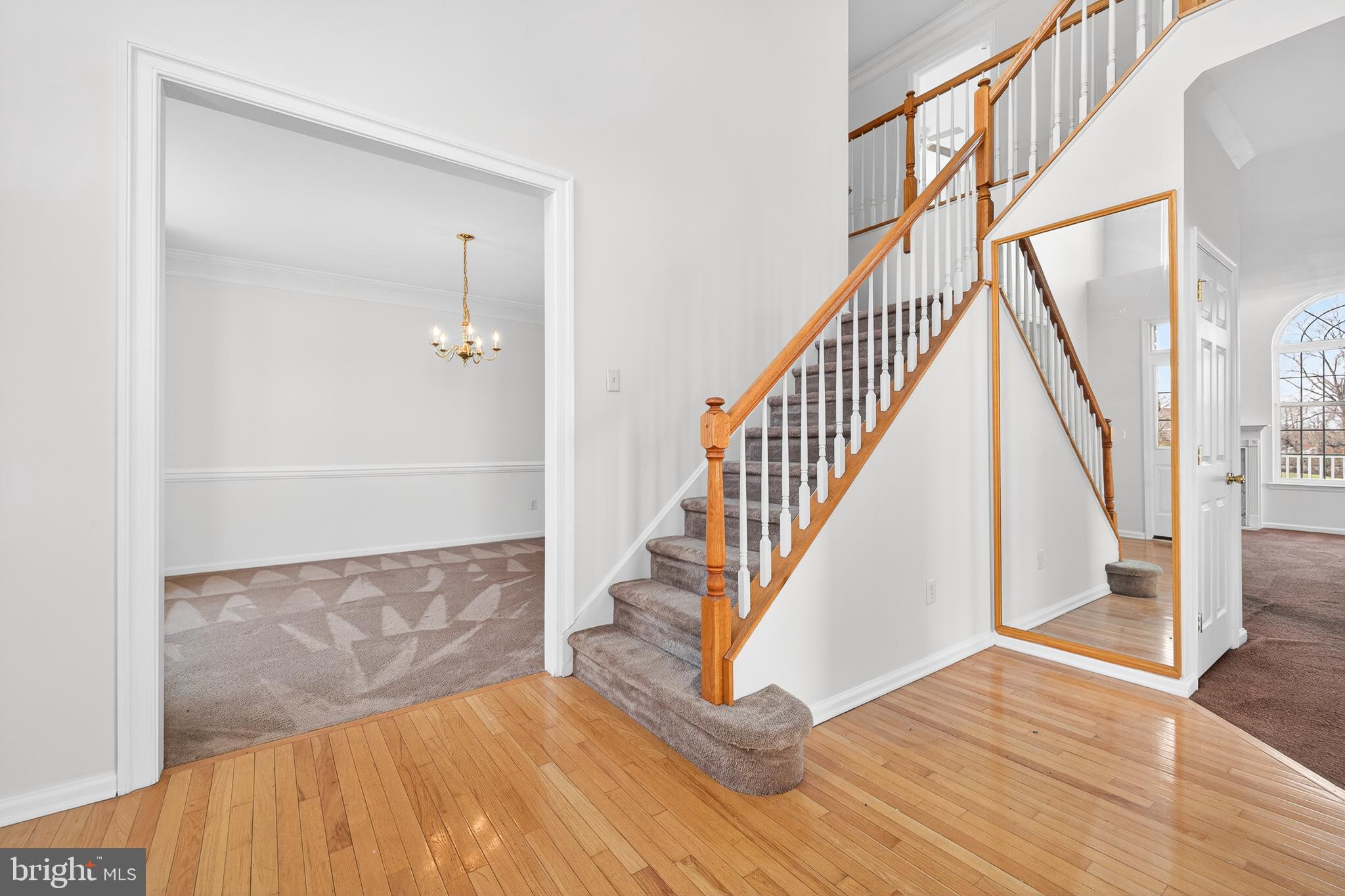 THE LEGENDS - Residential