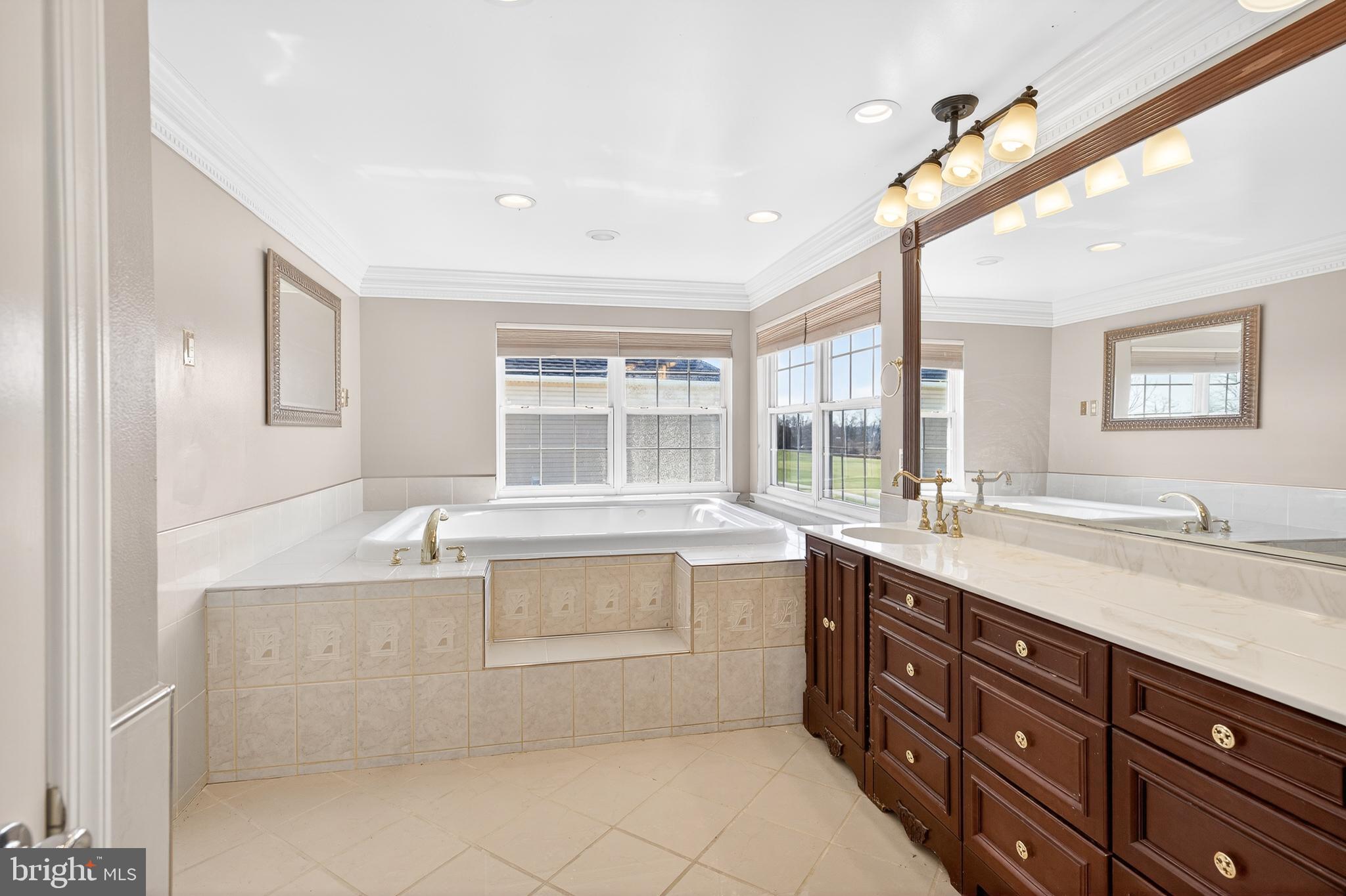 THE LEGENDS - Residential