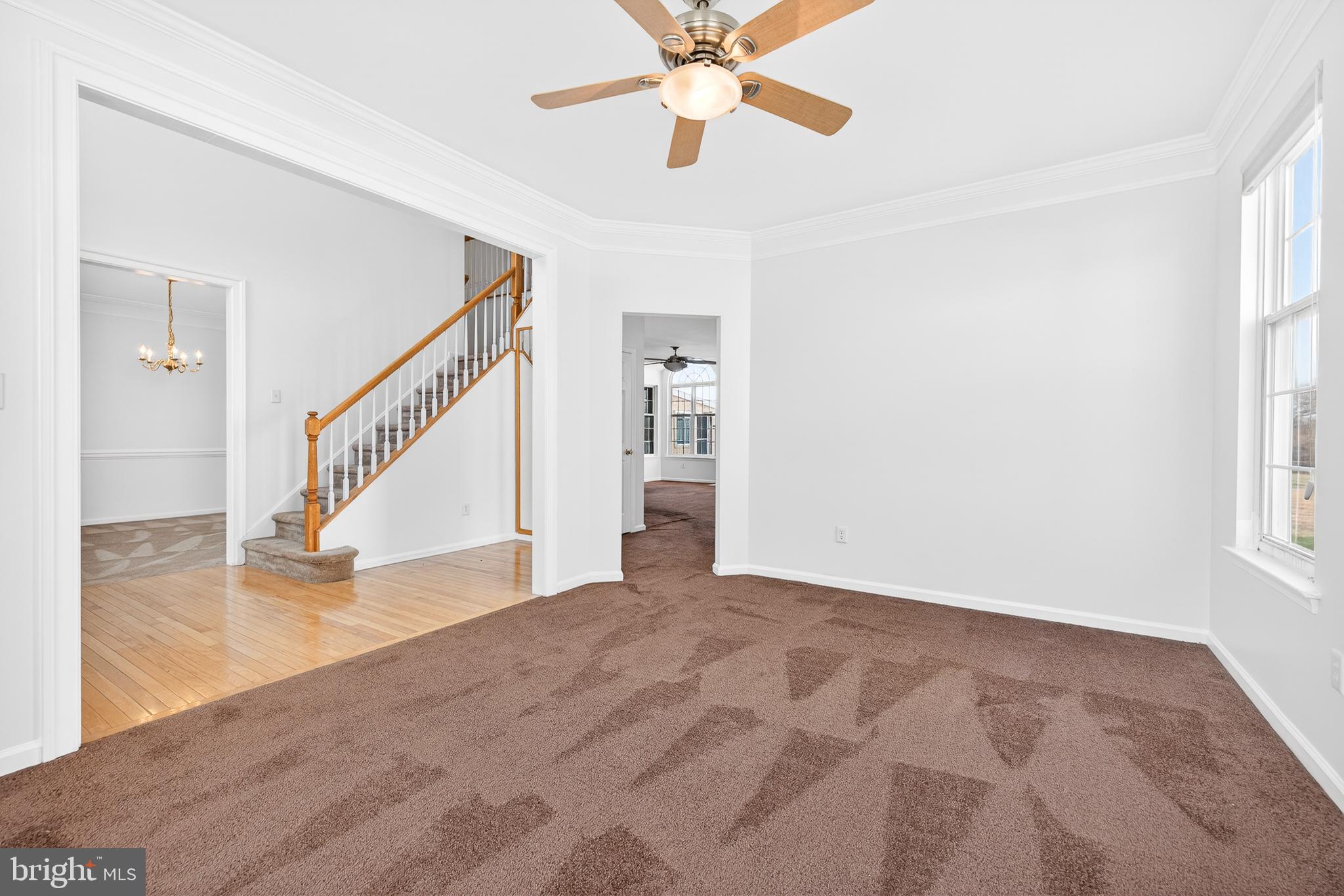 THE LEGENDS - Residential