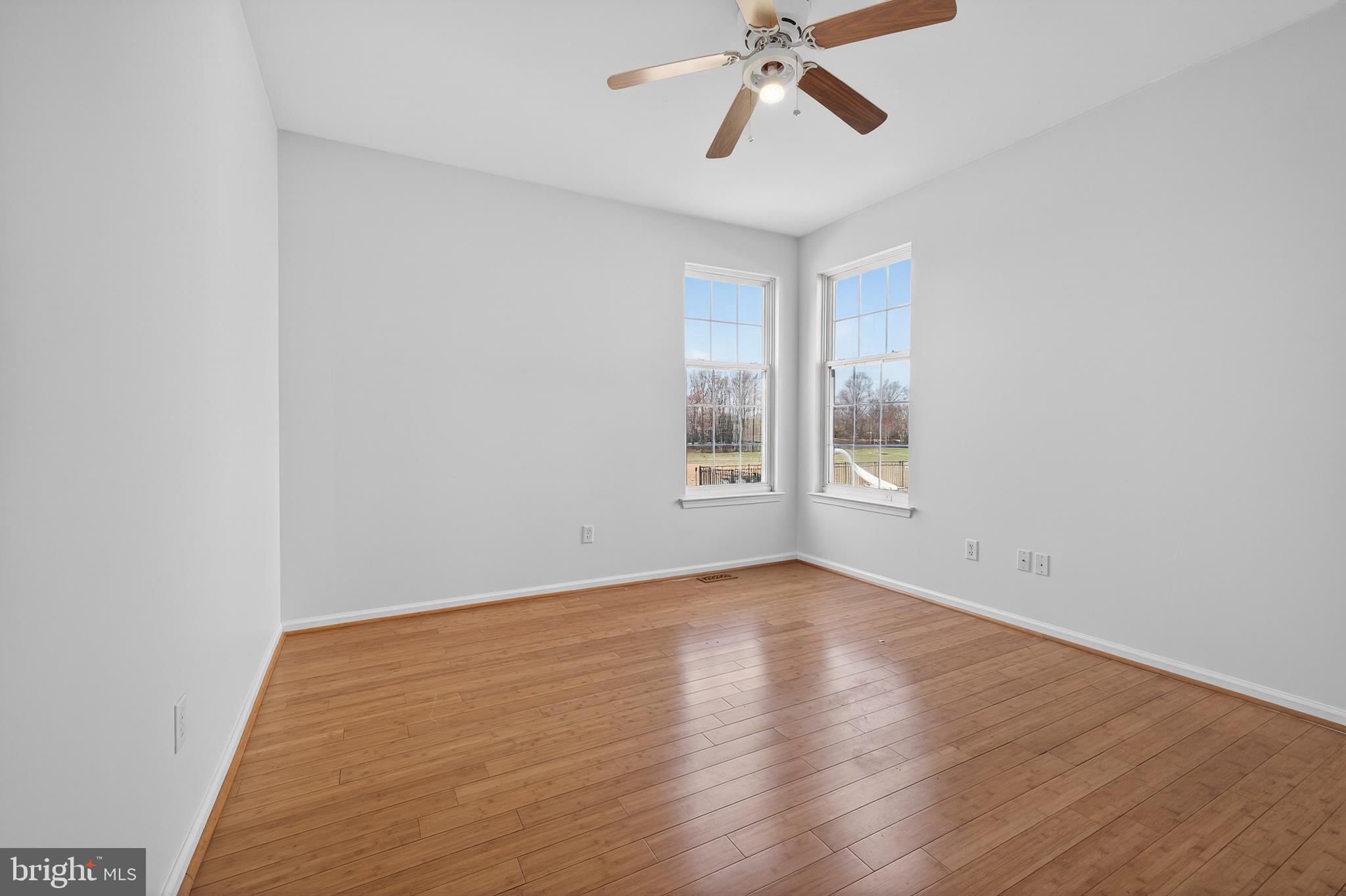 THE LEGENDS - Residential