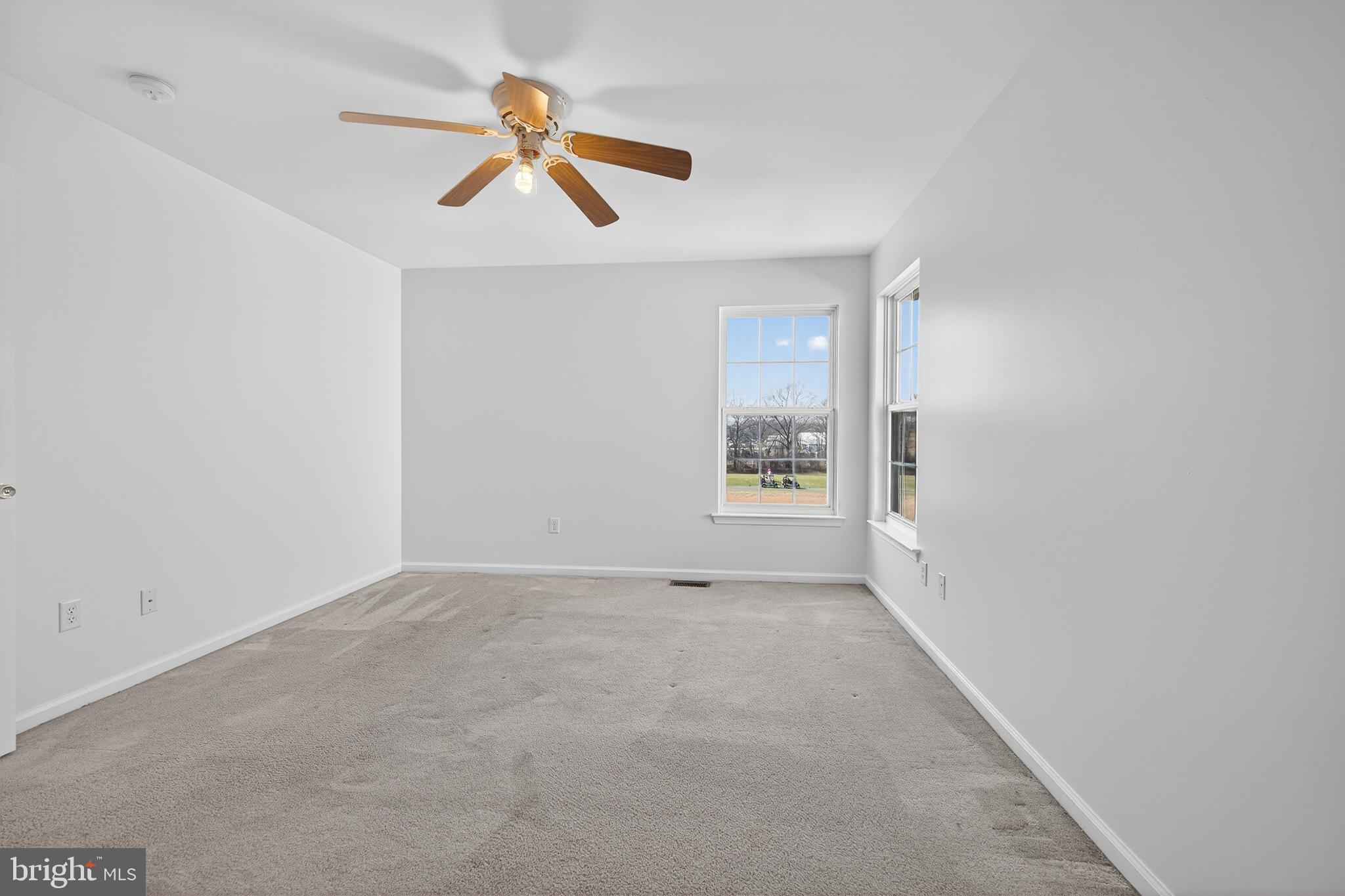 THE LEGENDS - Residential