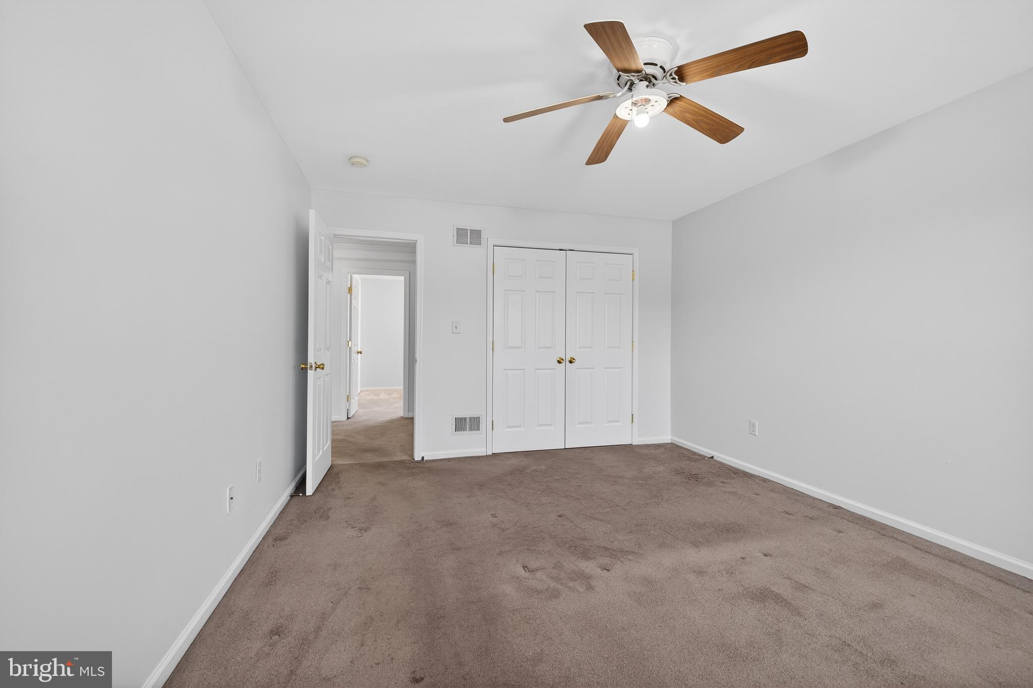 THE LEGENDS - Residential