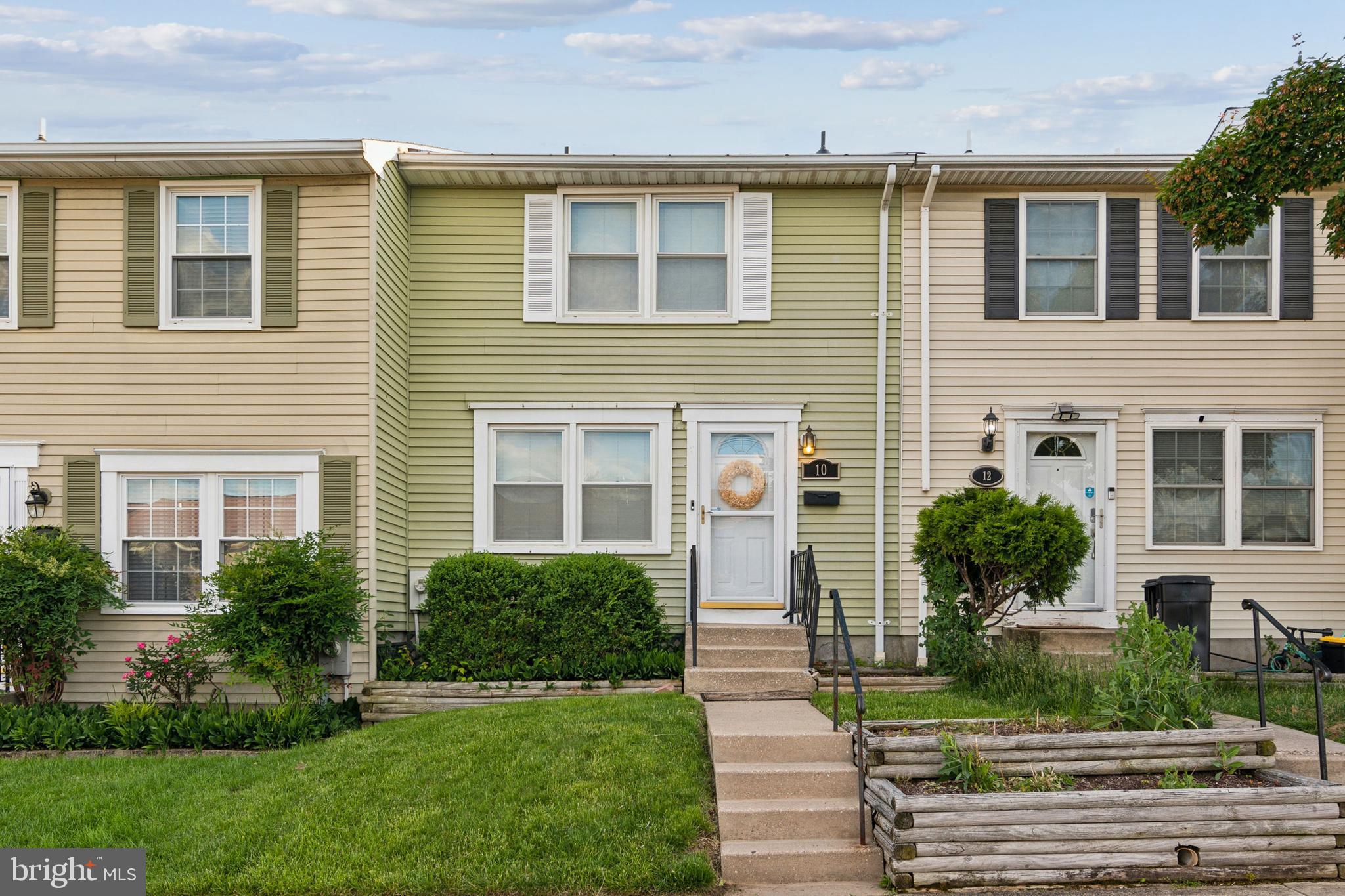 Discover this beatifully maintained townhome located in the desirable Kings Court Community. Featuring three spacious bedrooms and a full bath along with convenient entrance and basement powder rooms, this home offers comfort and praticiality. The well-kept interior includes a brand new roof less than a year old with a transferrable warranty providing peace of mind for years to come. Step outside to enjoy a lovely deck for perfect outdoor entertaining. Cherry on top? Enjoy the community pool just a few steps away! Don't miss the opportunity to make this delightful home yours TODAY!