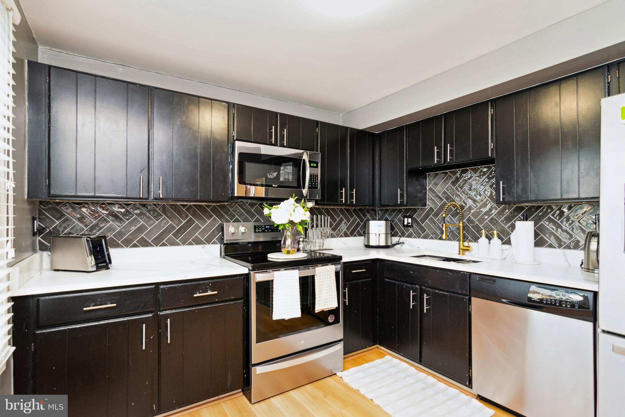 KINGS COURT - Residential
