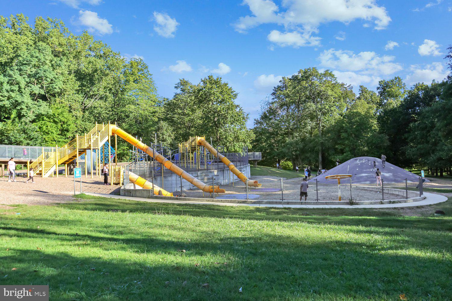 GLENMONT - Residential