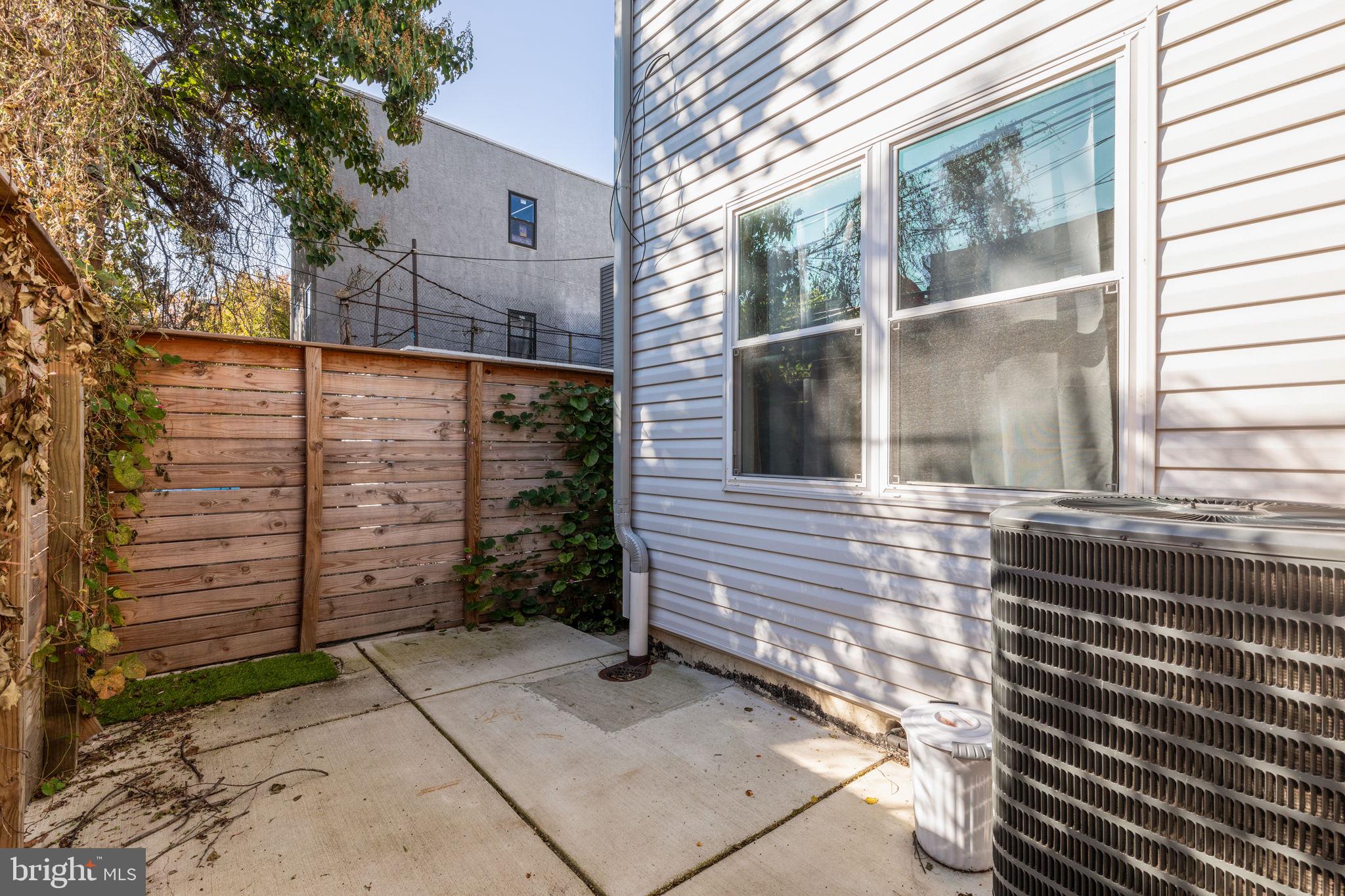 OLDE KENSINGTON - Residential Lease